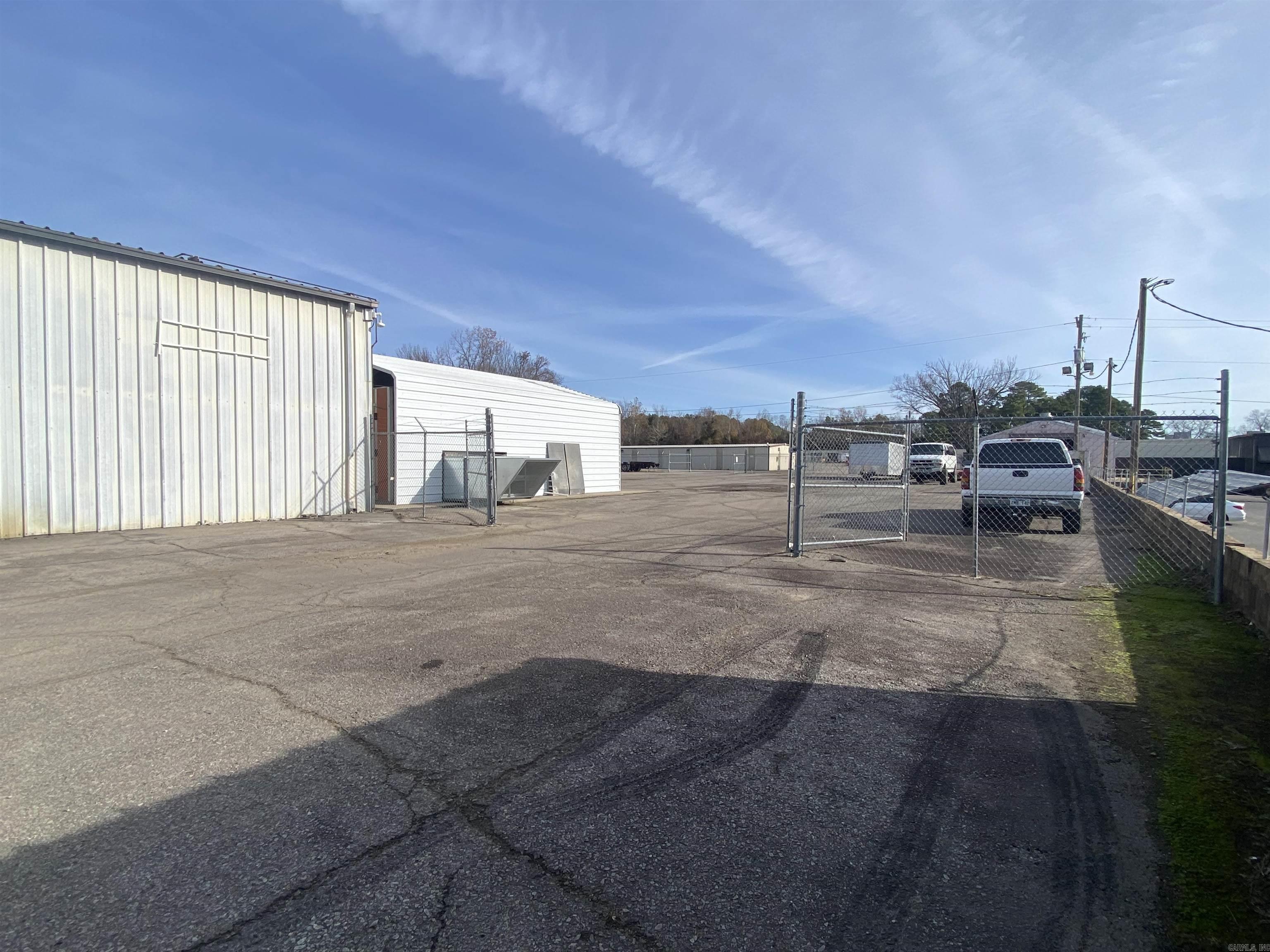 1215 E Broadway Property Photo 11
