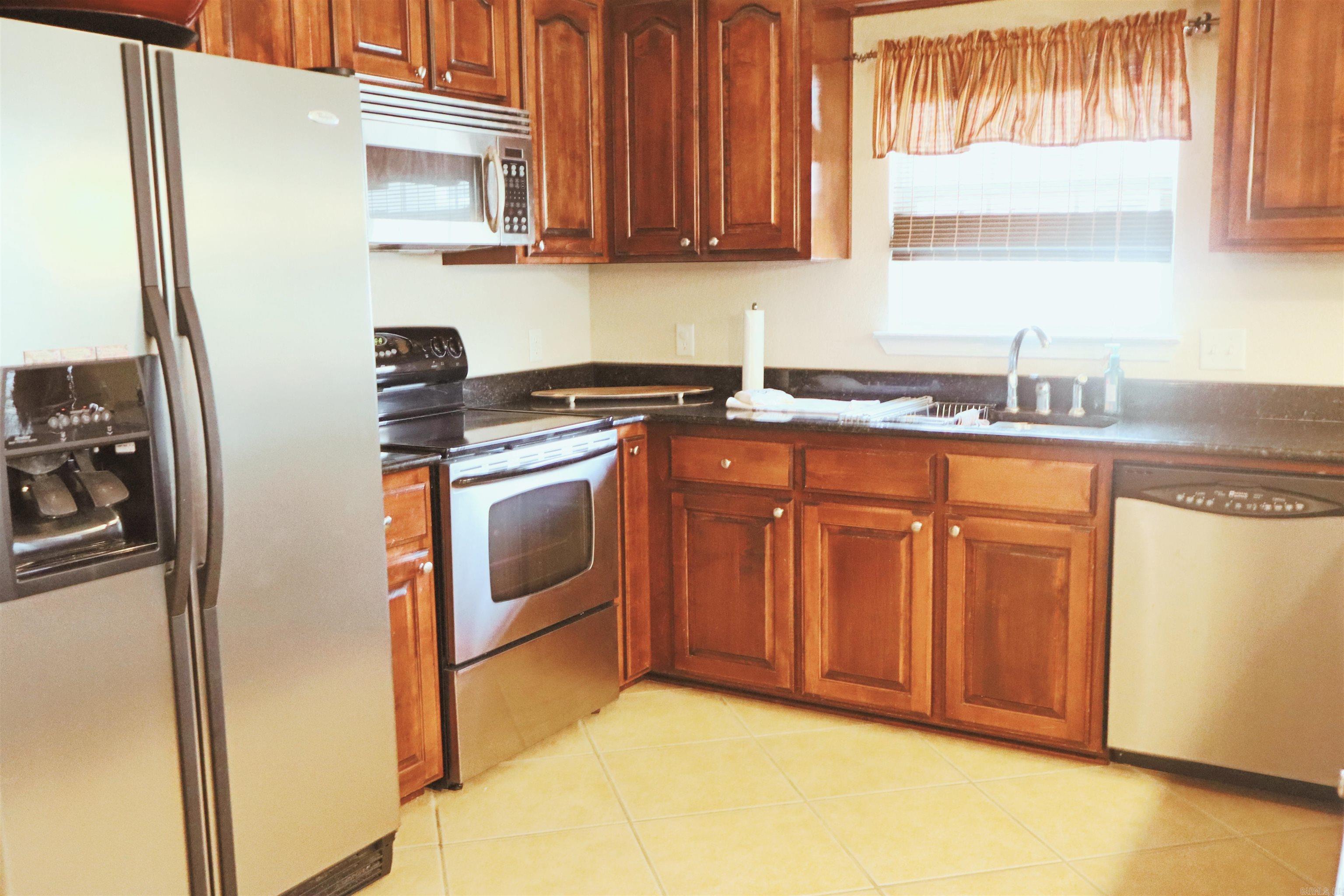 451 Lakeland Drive B2 Property Photo 17
