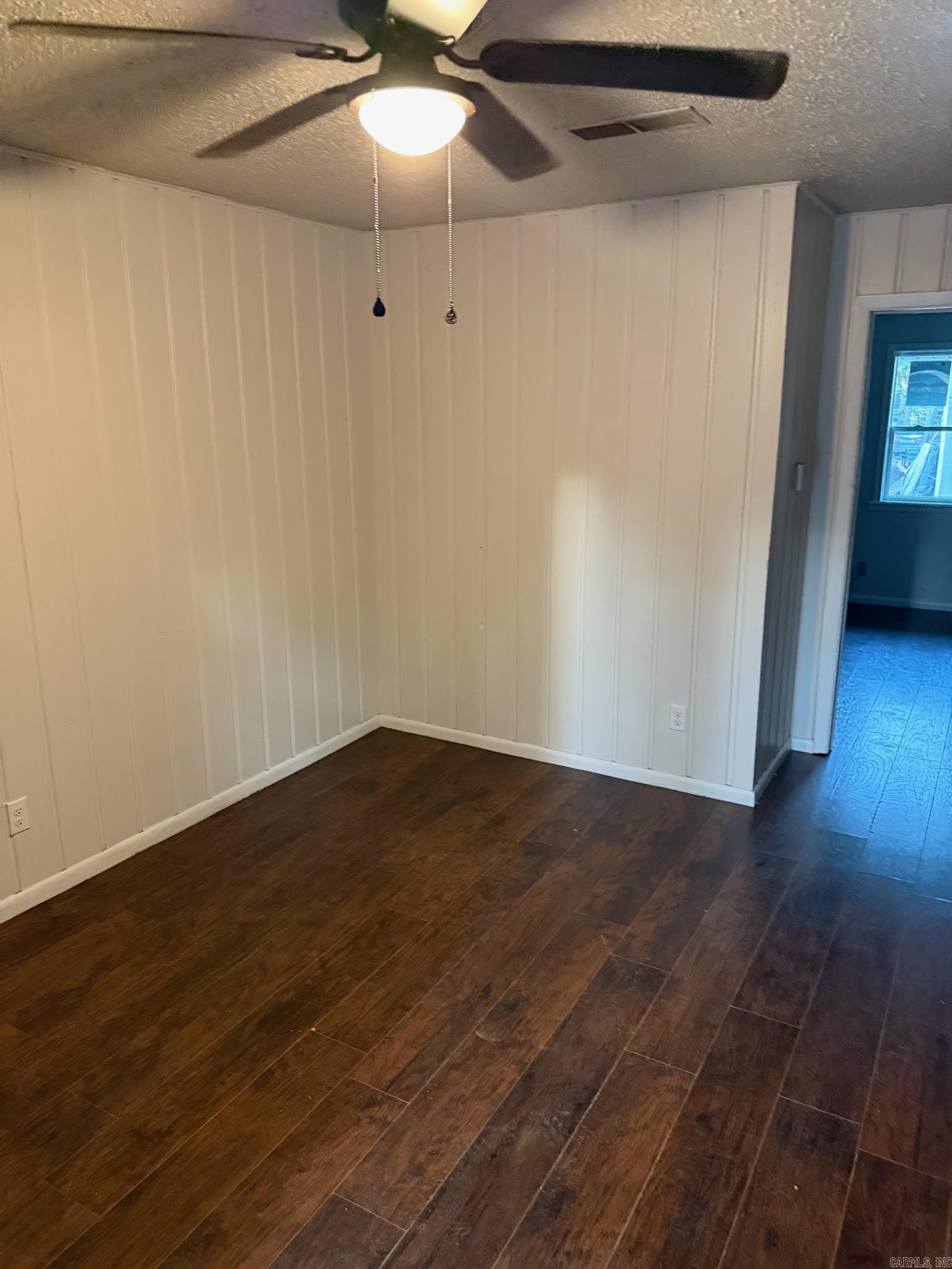 6013 Windham Avenue Property Photo 3