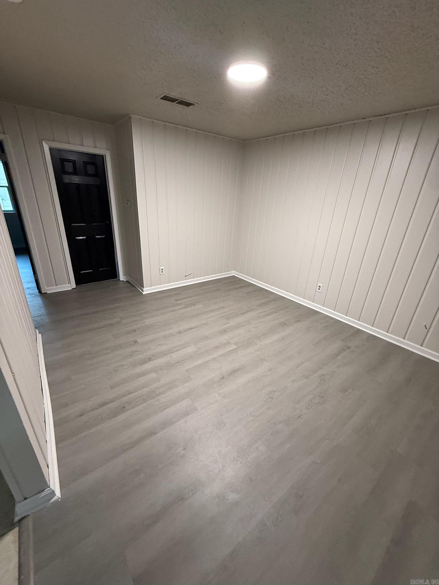 6013 Windham Avenue Property Photo 9