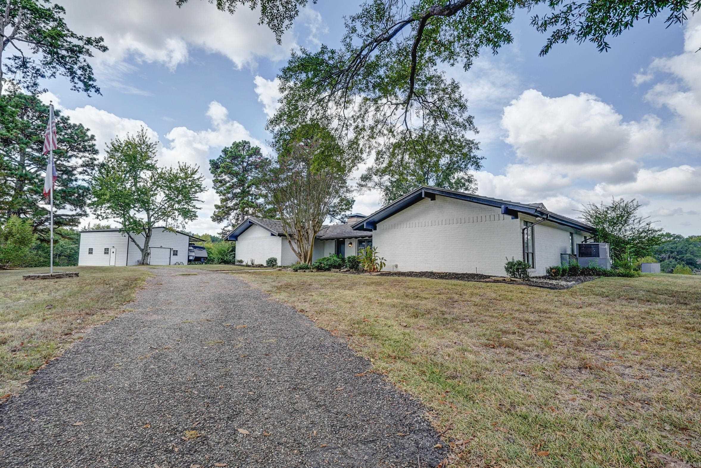 339 County Road 4315 Property Photo 37