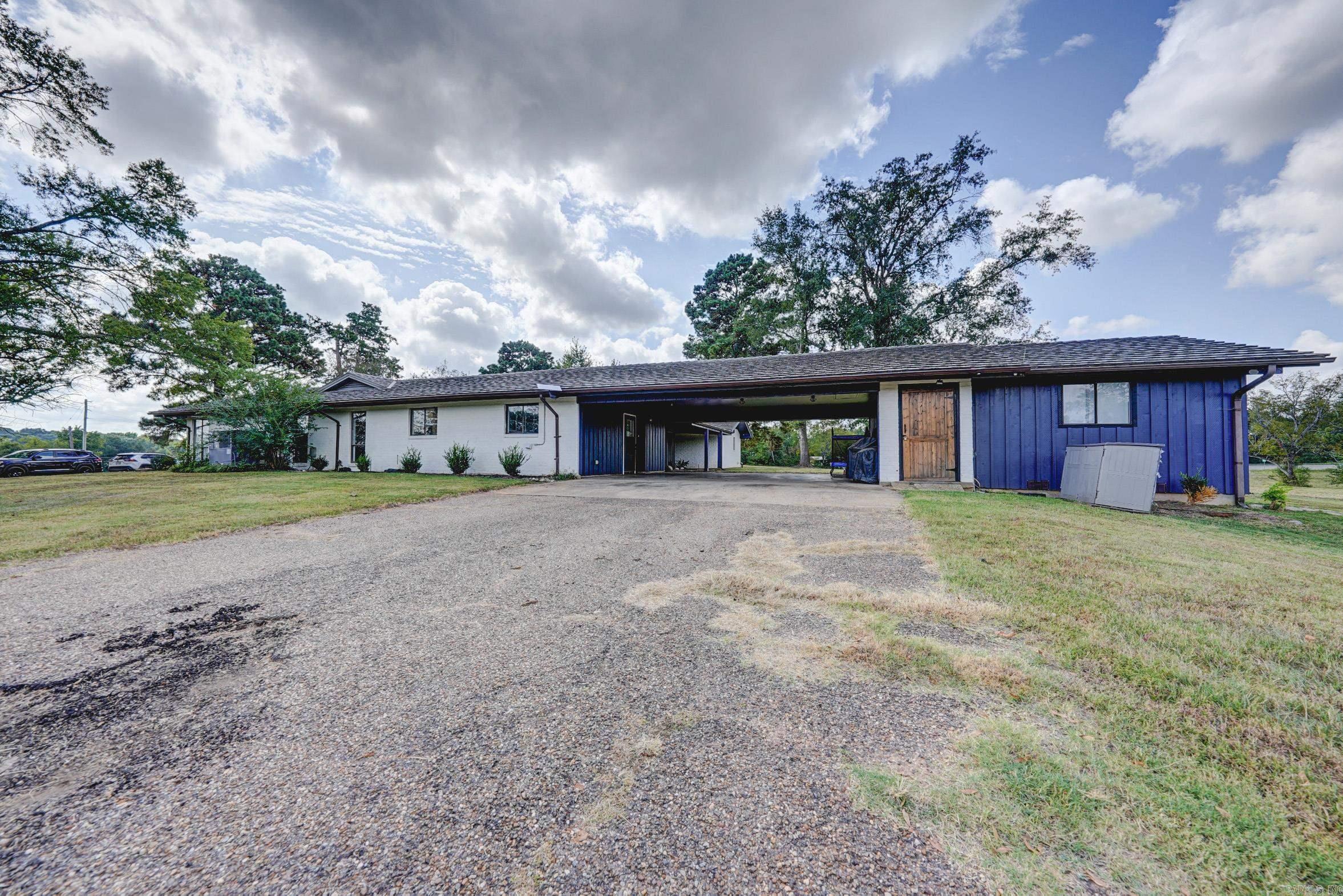 339 County Road 4315 Property Photo 38