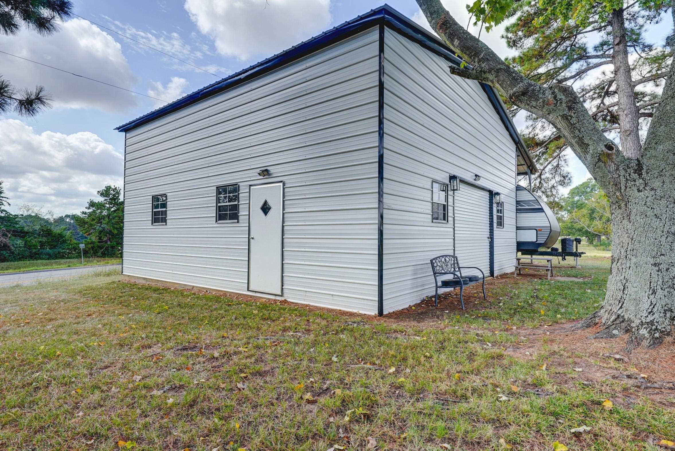 339 County Road 4315 Property Photo 40
