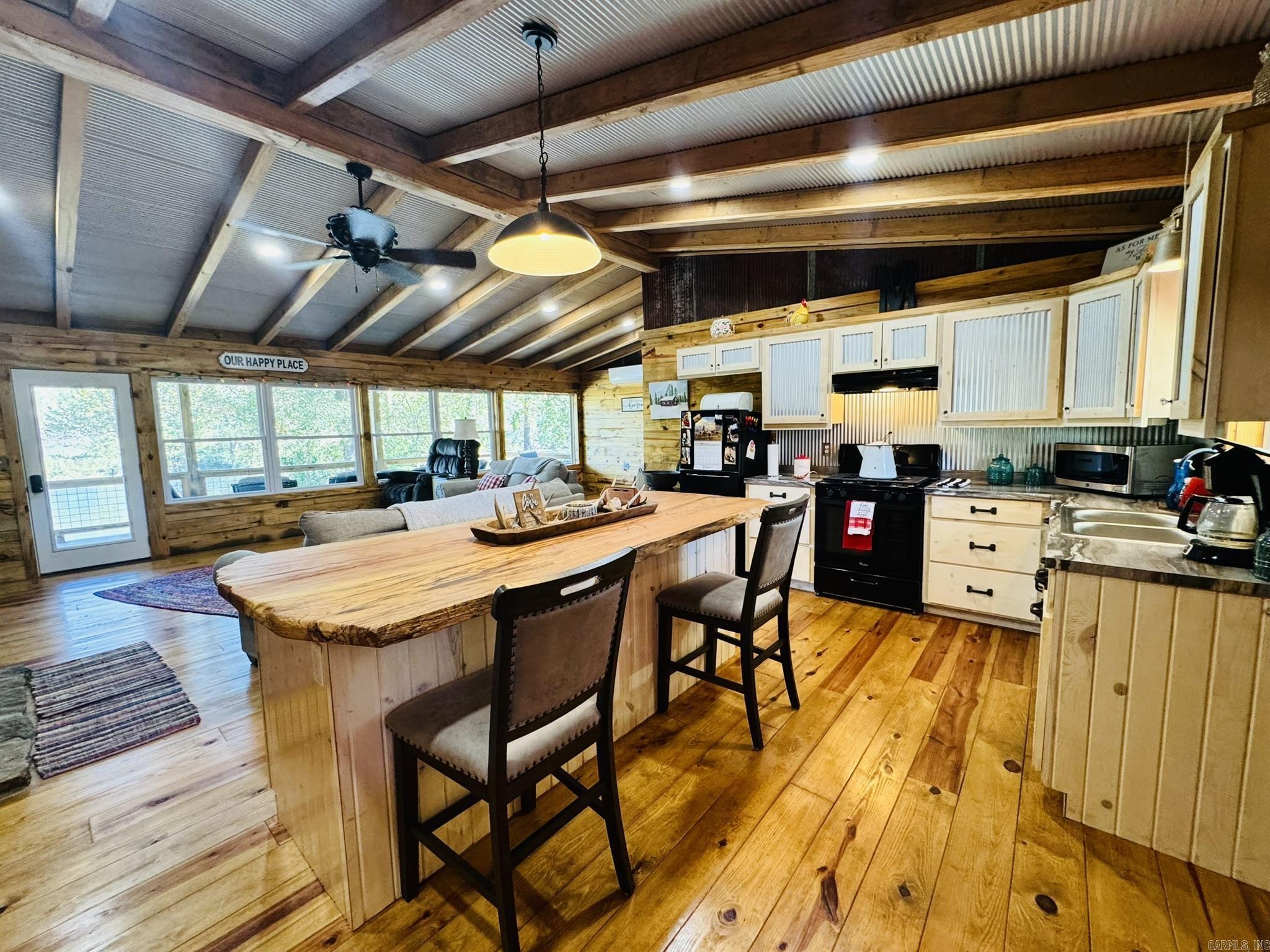 701 Sunset Valley Property Photo 4