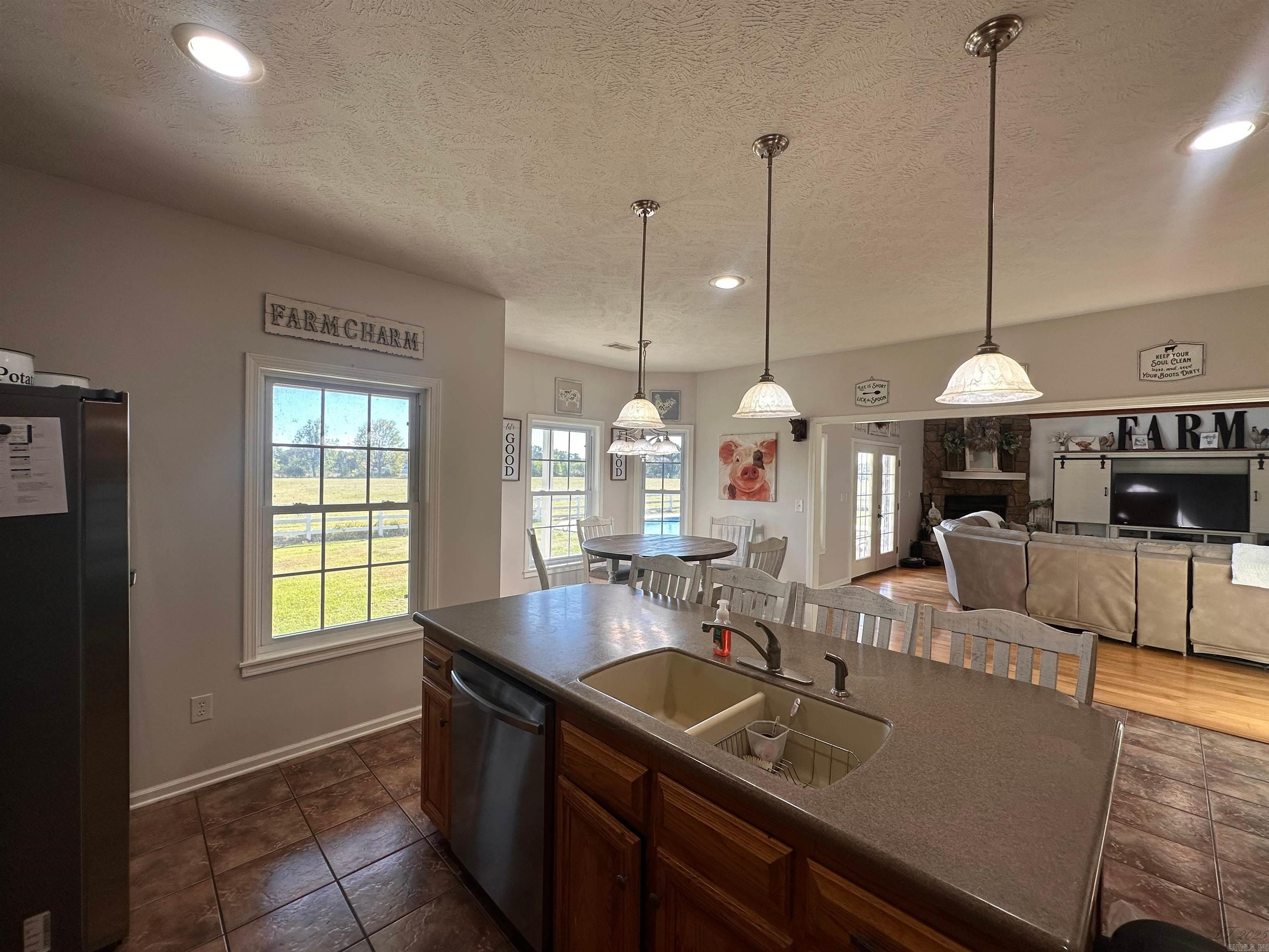 3451 Tippit Road Property Photo 5