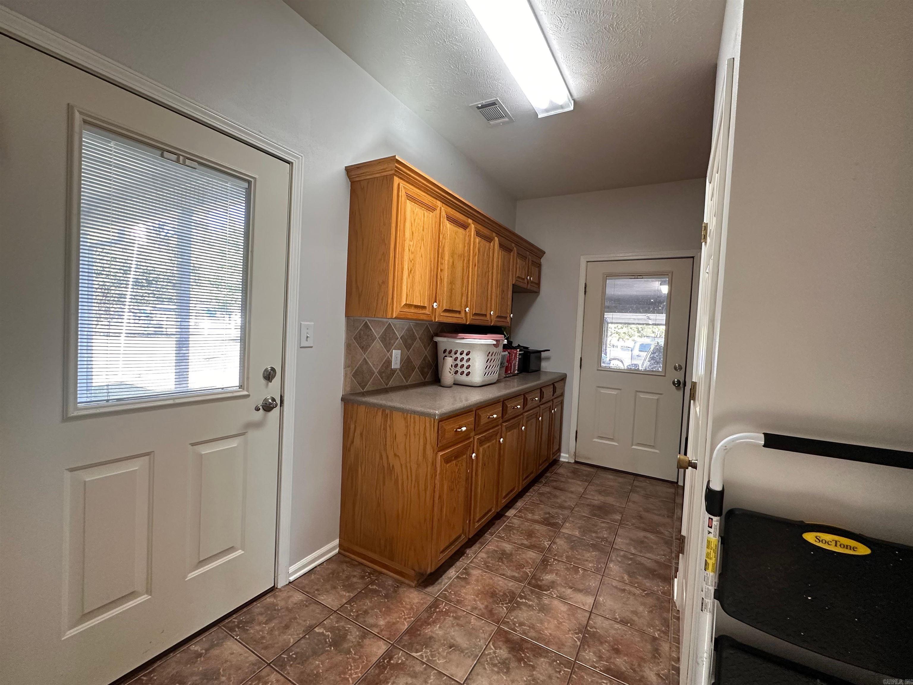3451 Tippit Road Property Photo 9