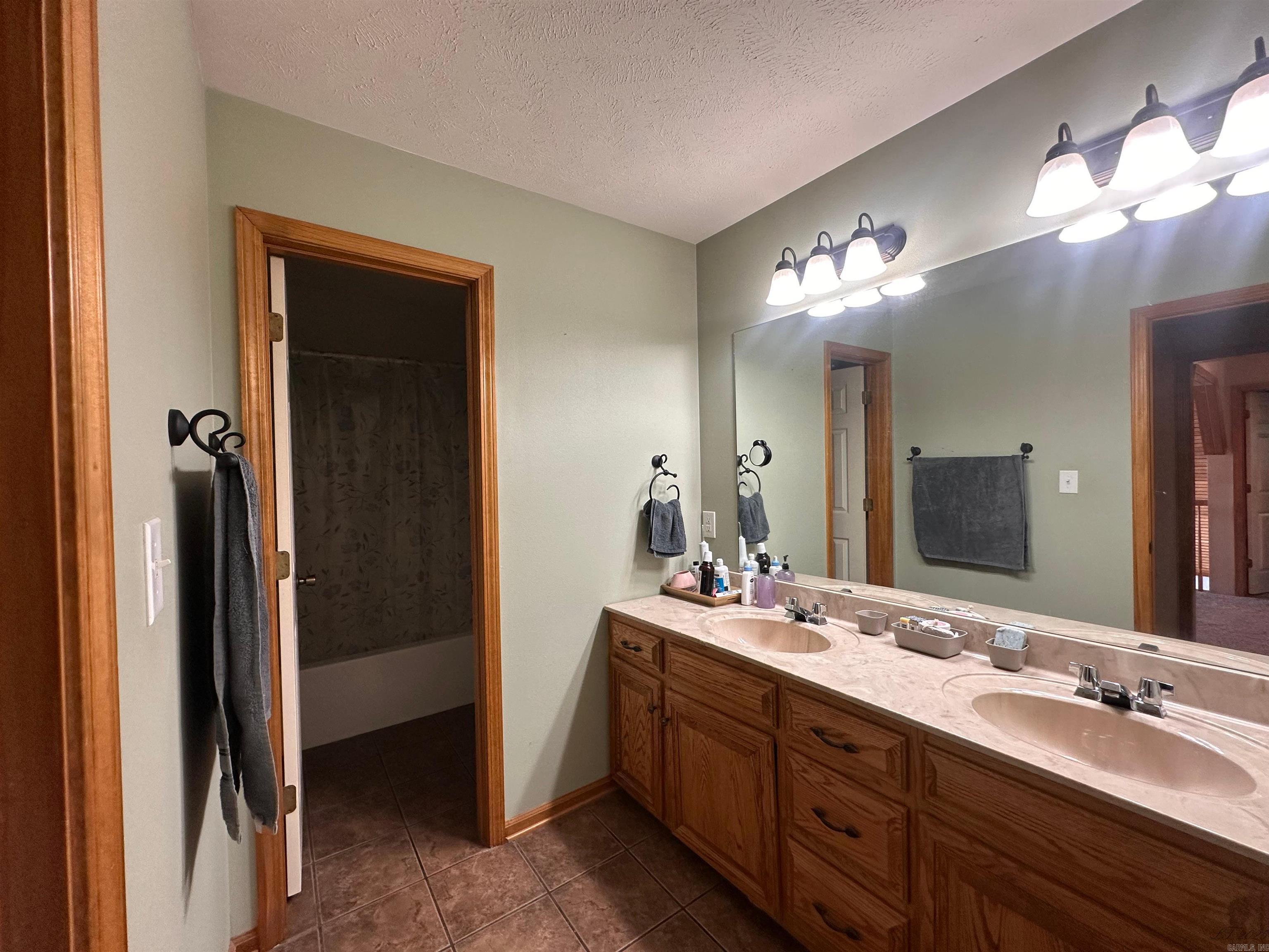 3451 Tippit Road Property Photo 15