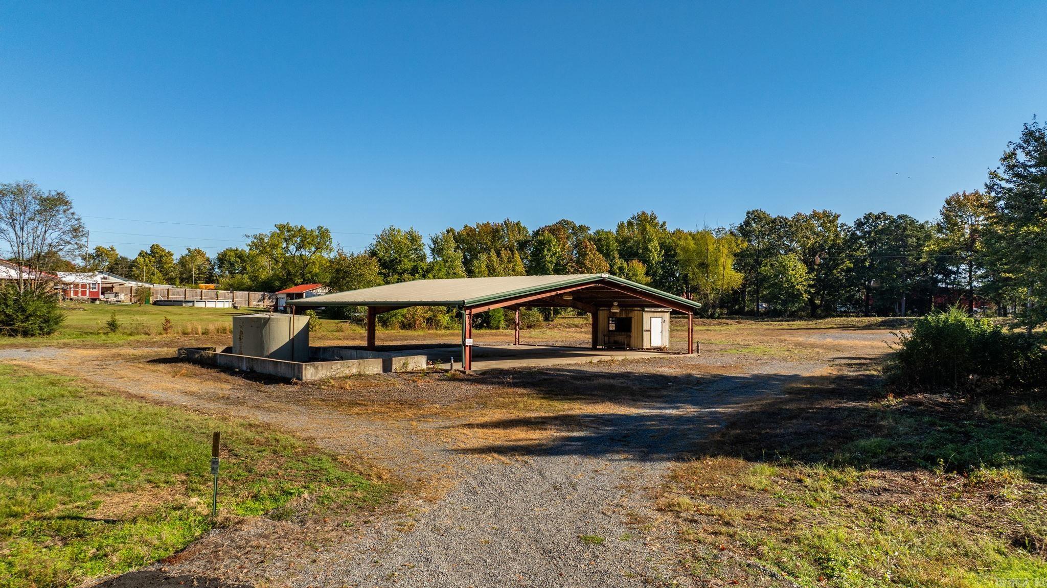 9 Cherokee Road Property Photo 4