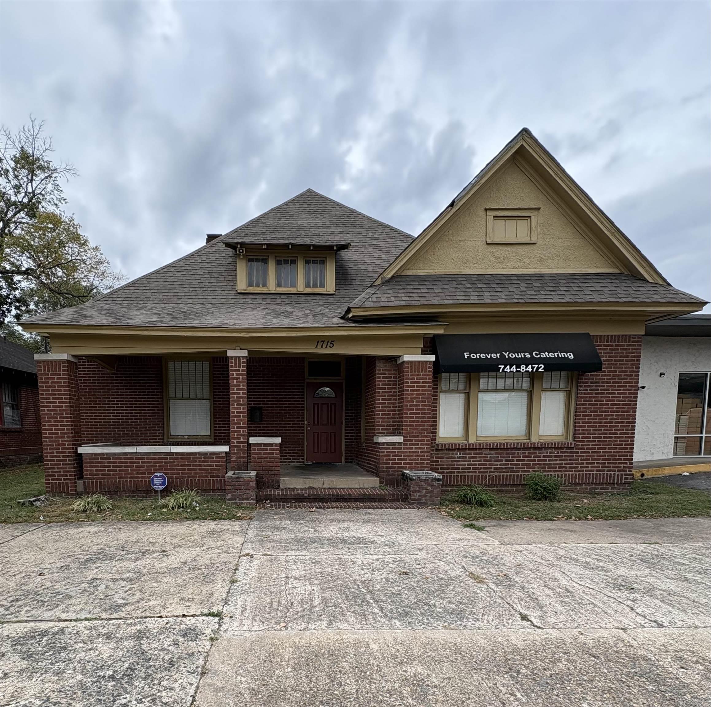 1715 Main Property Photo 1