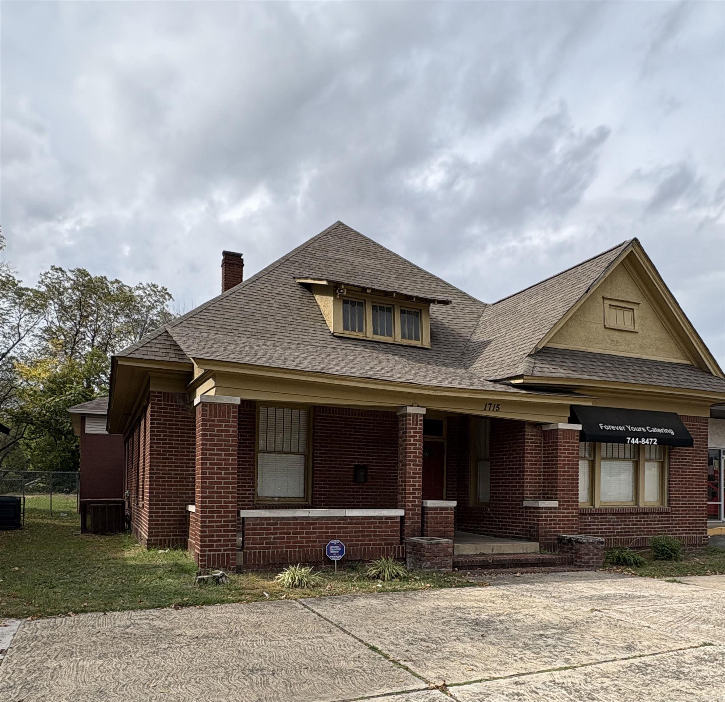 1715 Main Property Photo 2