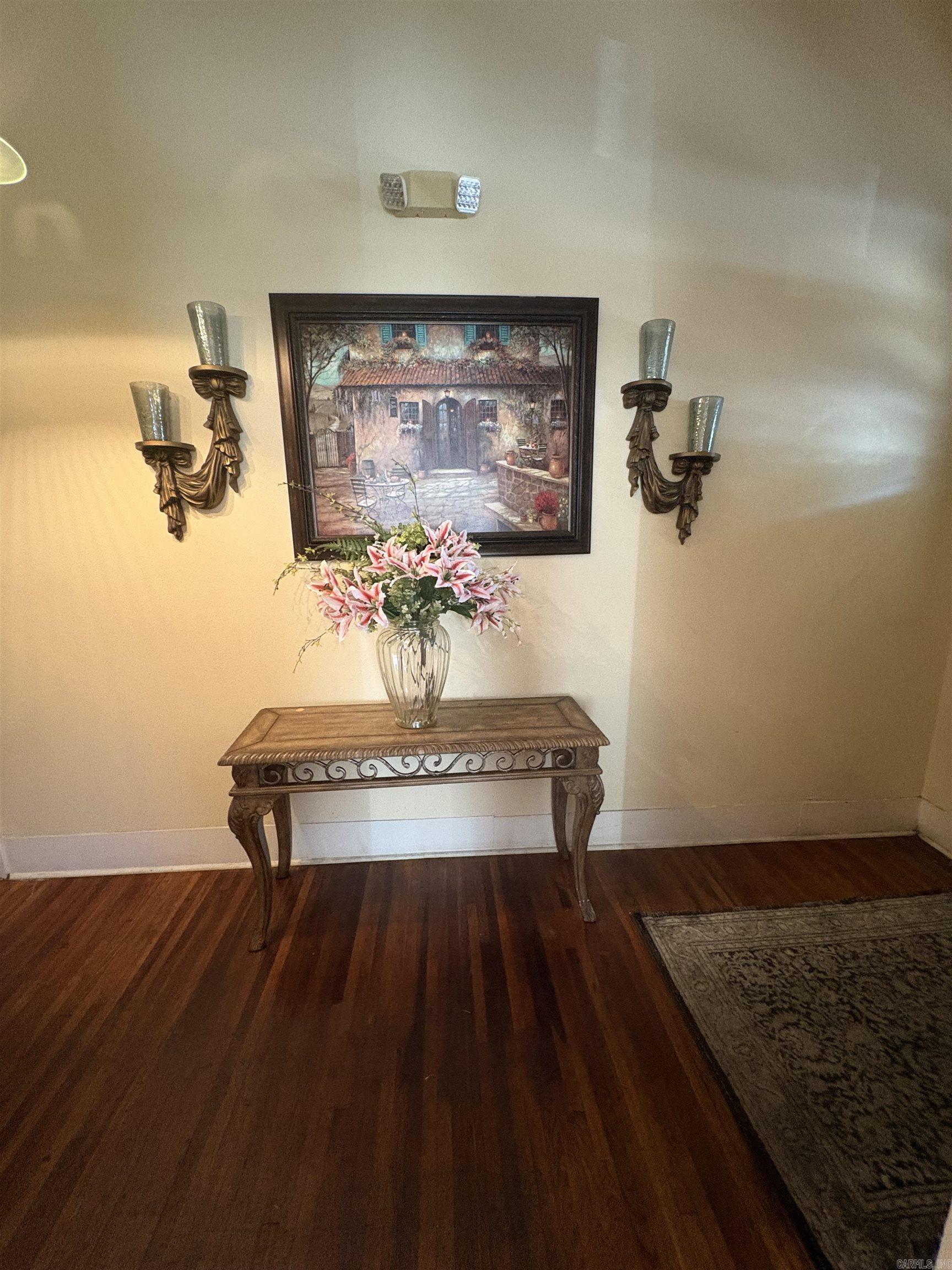 1715 Main Property Photo 3