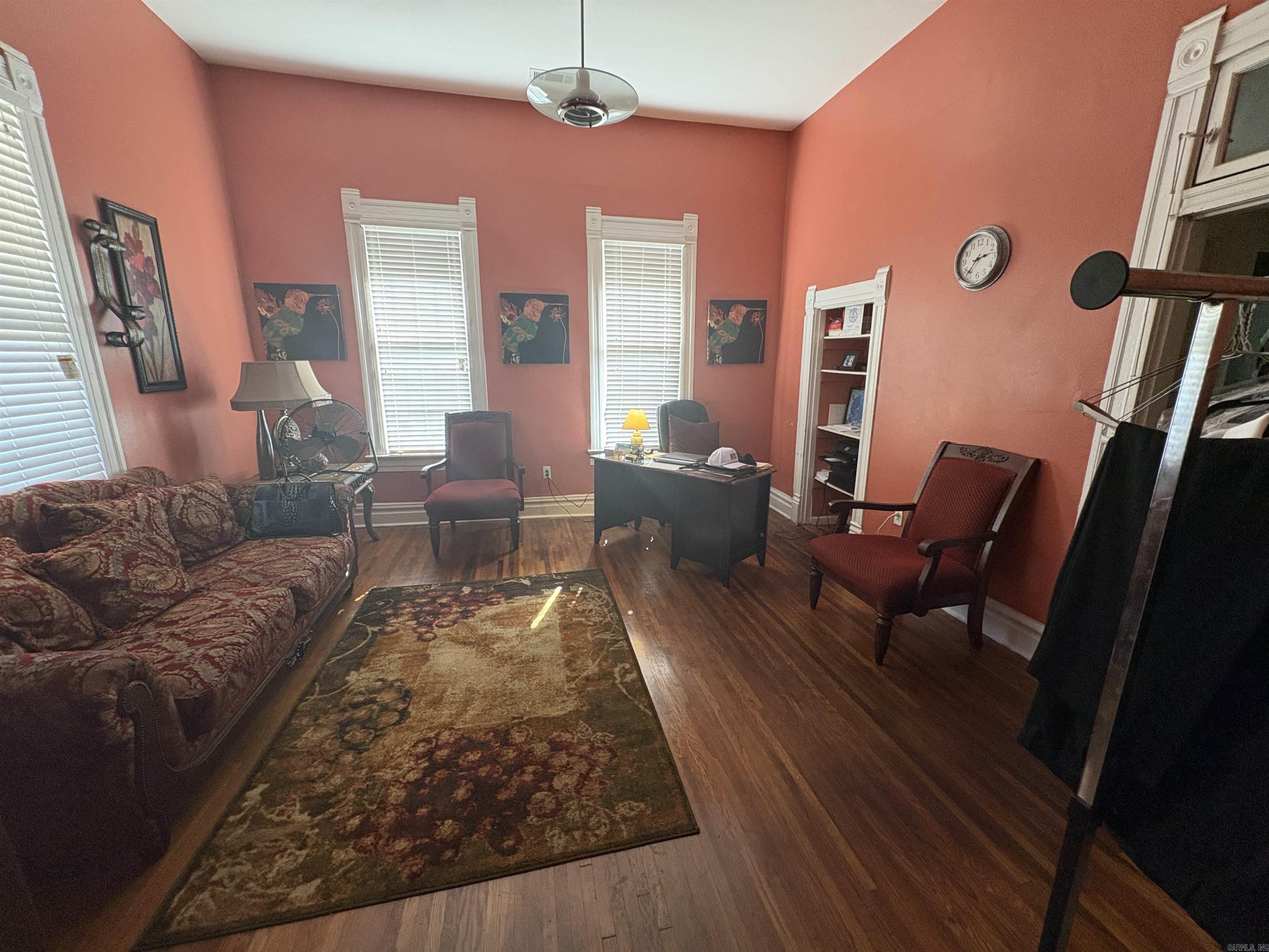 1715 Main Property Photo 6