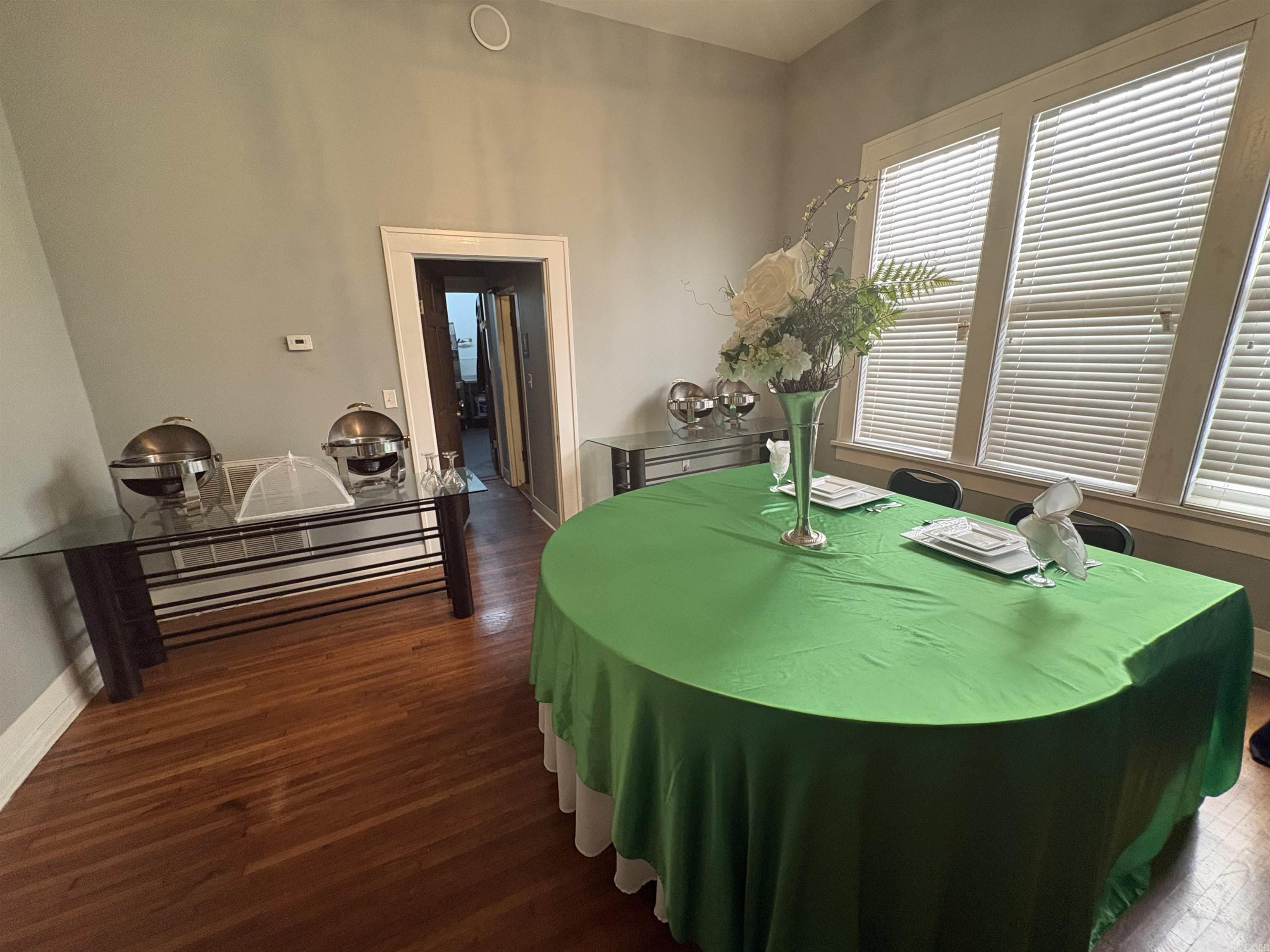 1715 Main Property Photo 7