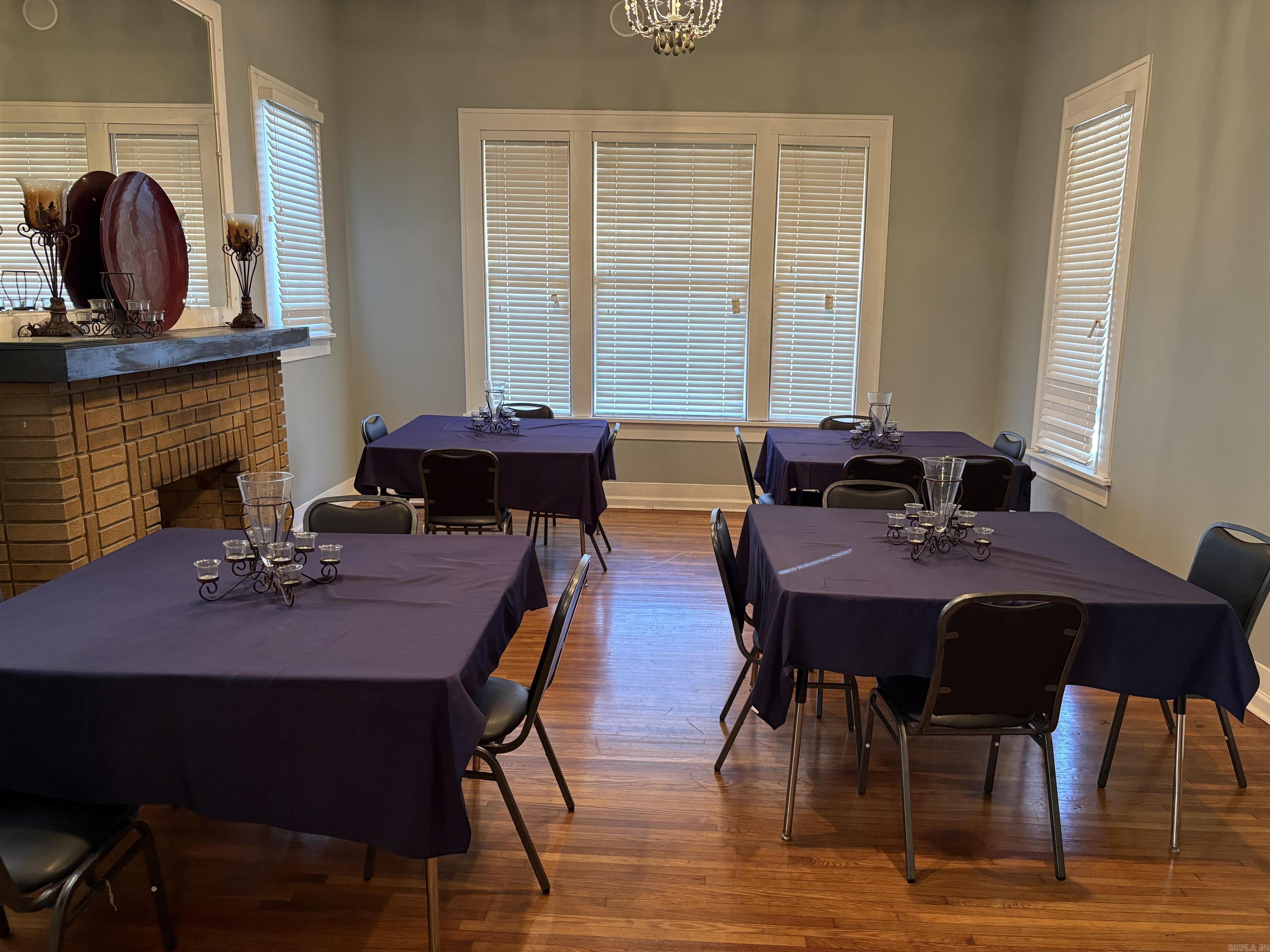 1715 Main Property Photo 9