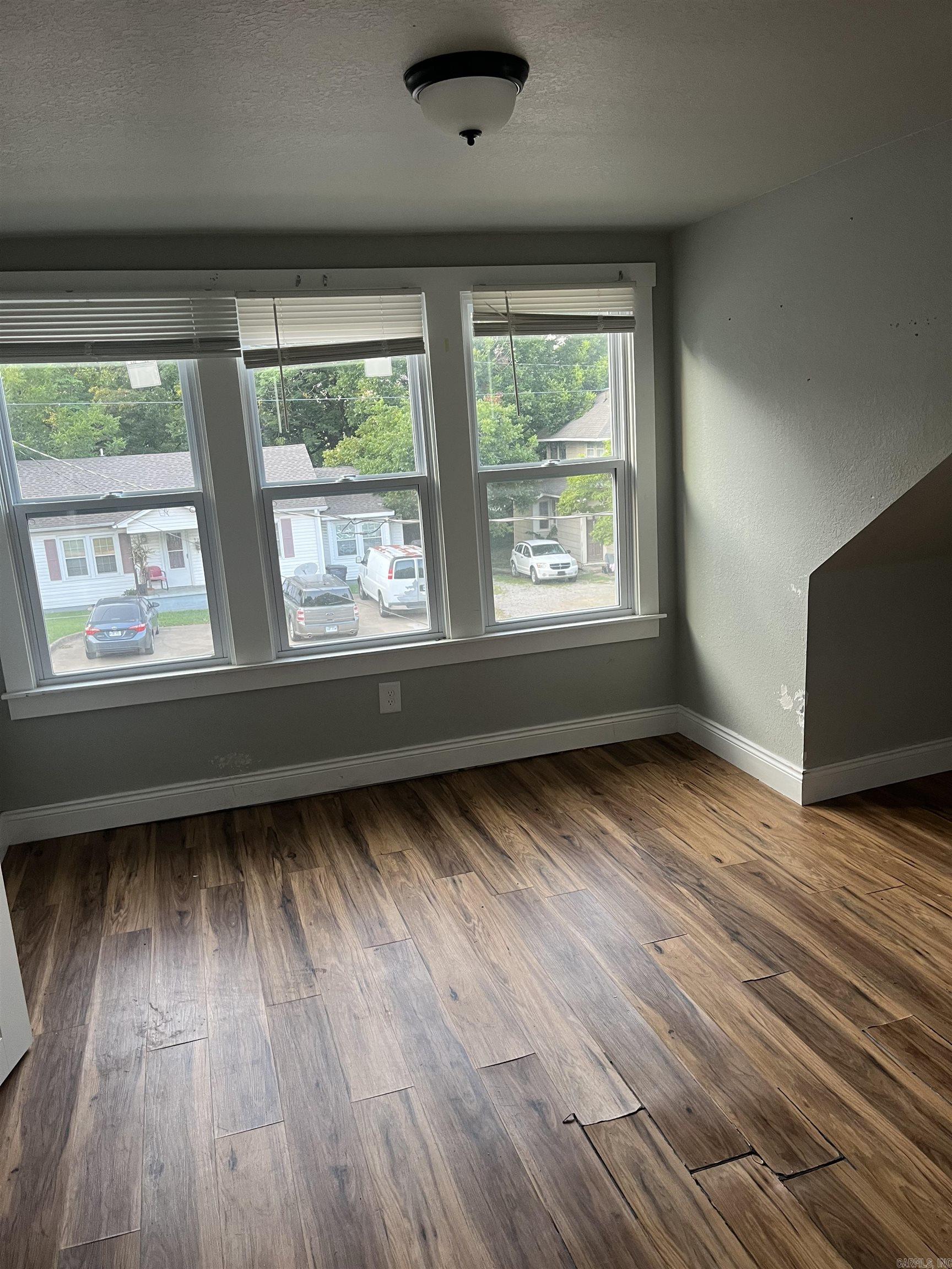 329 E Nettleton Avenue Property Photo 16