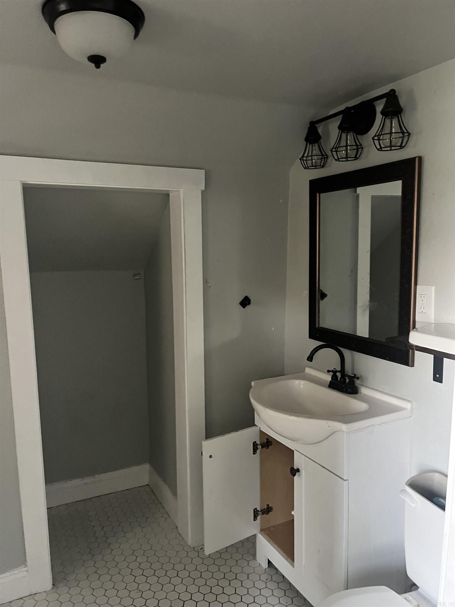 329 E Nettleton Avenue Property Photo 17