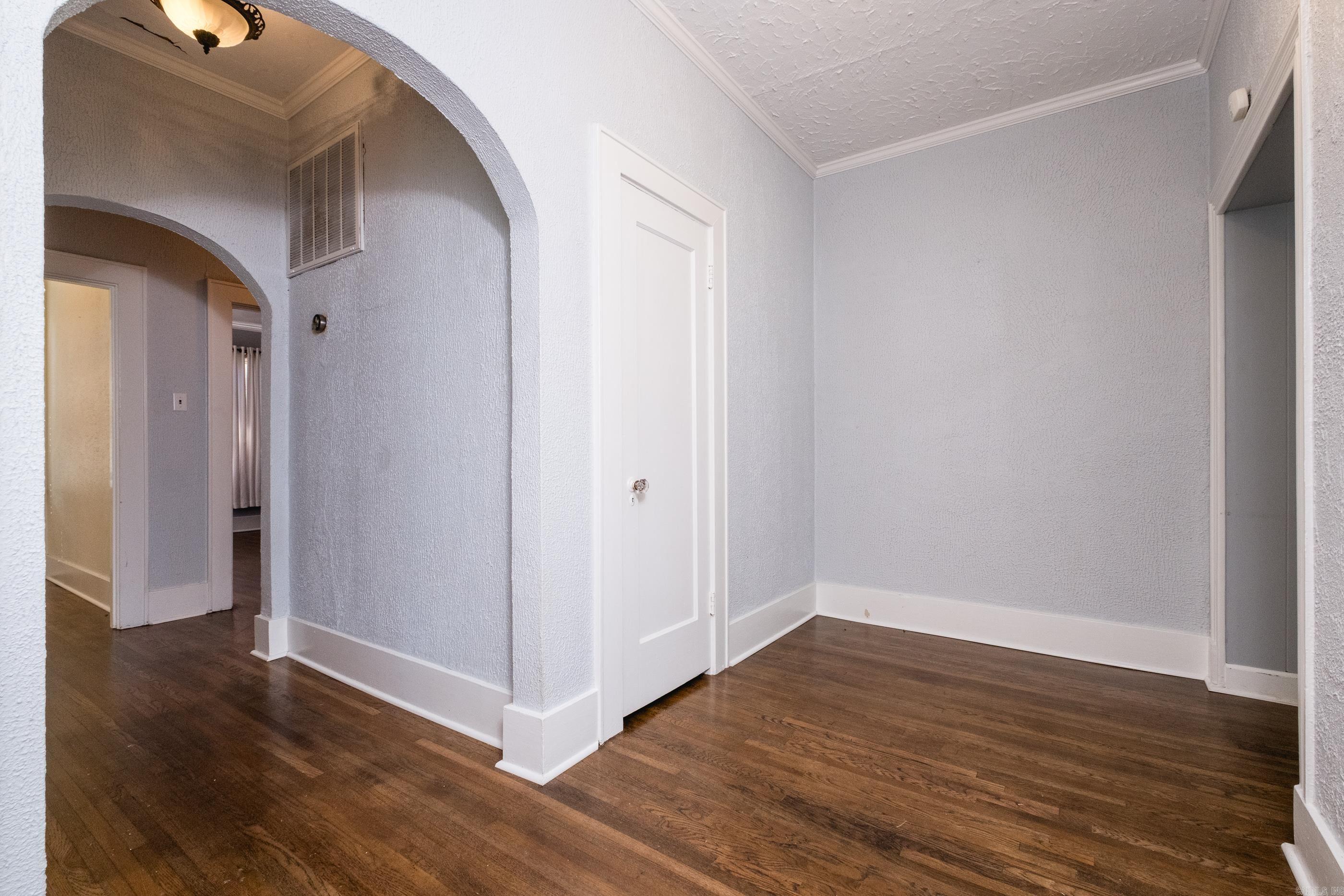 1324 Skyline Drive Property Photo 4