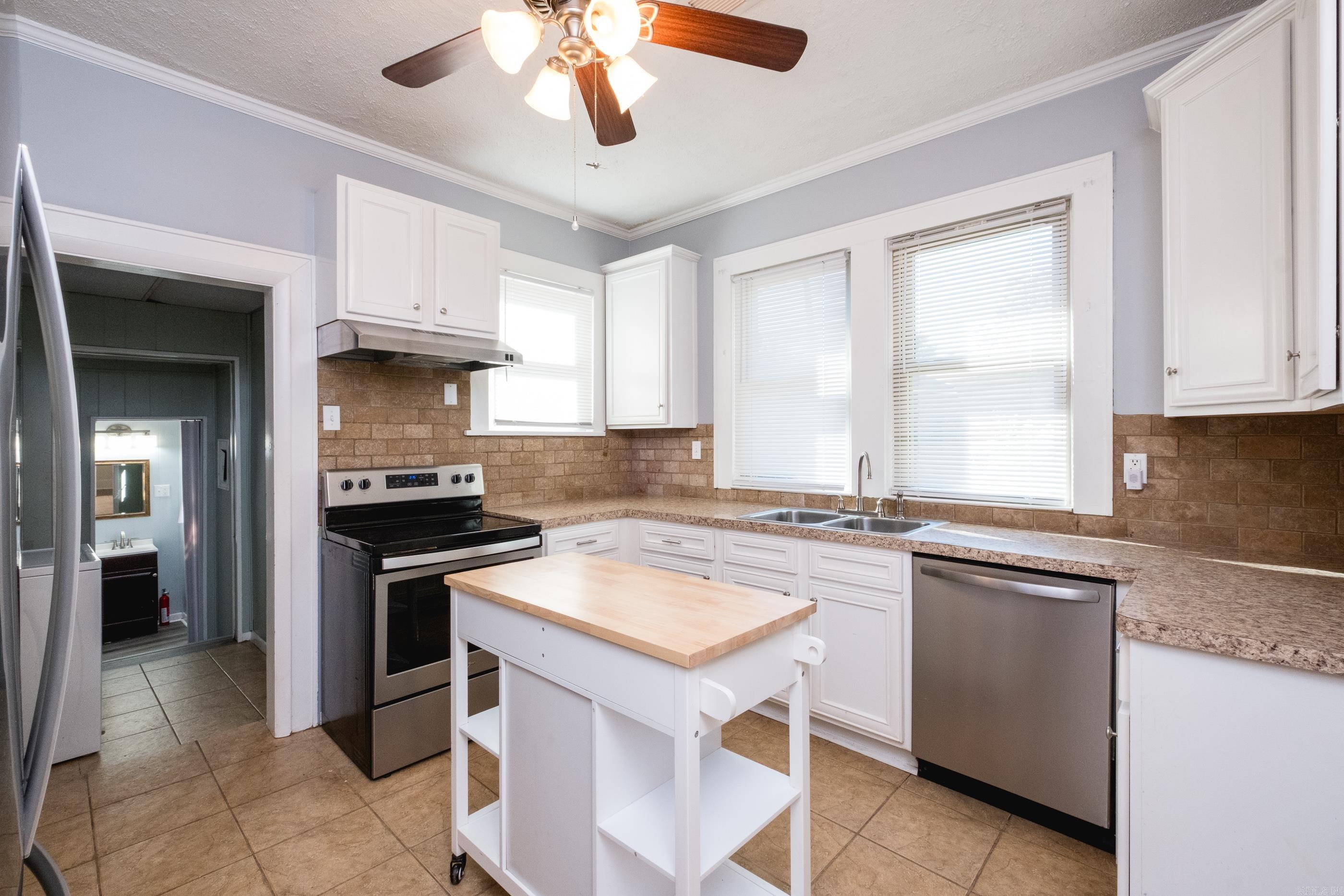 1324 Skyline Drive Property Photo 12