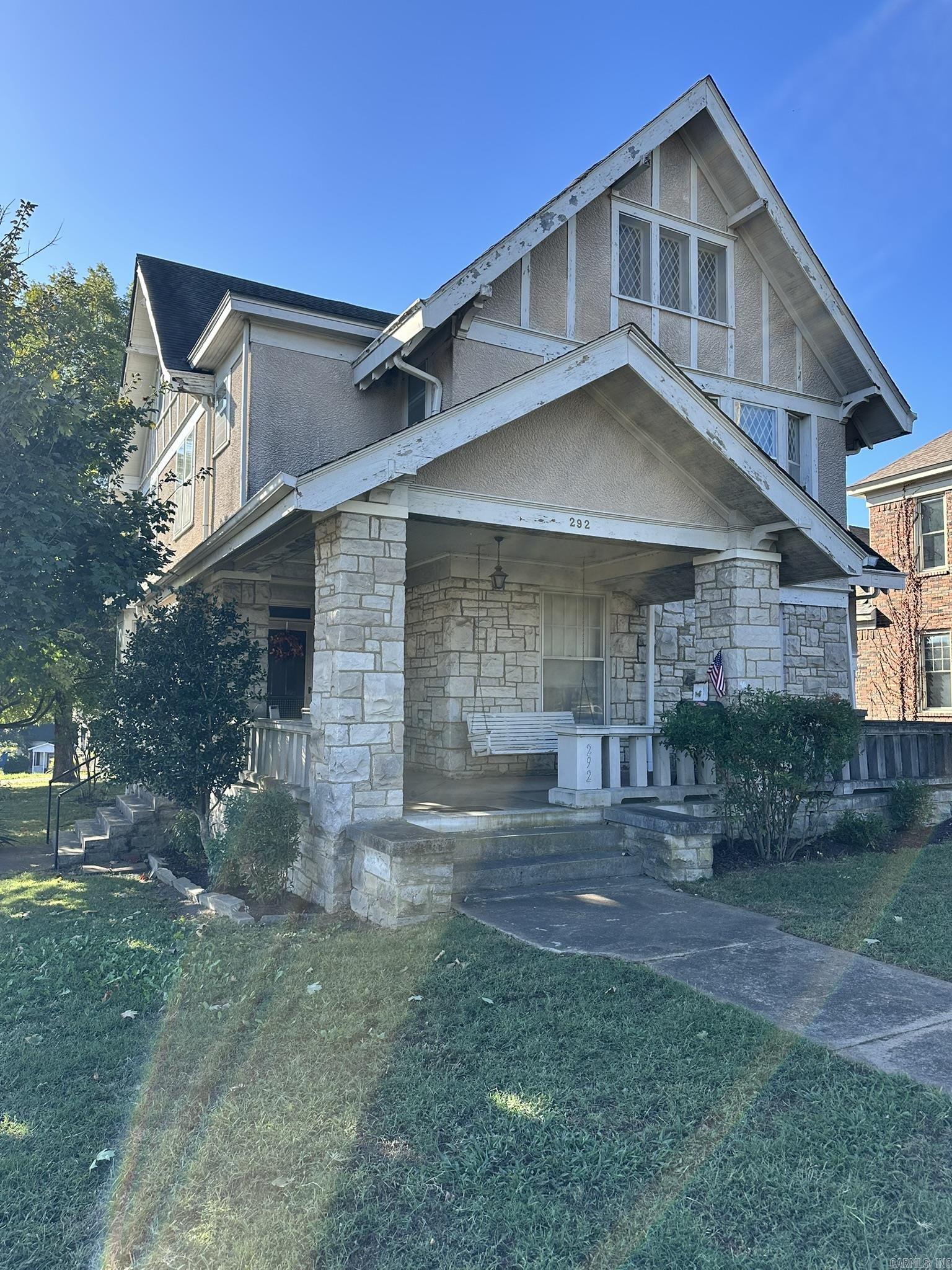 292 E Boswell St Property Photo 2