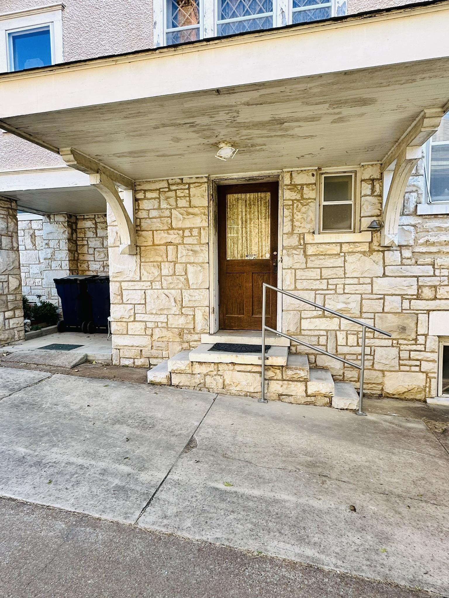 292 E Boswell St Property Photo 4