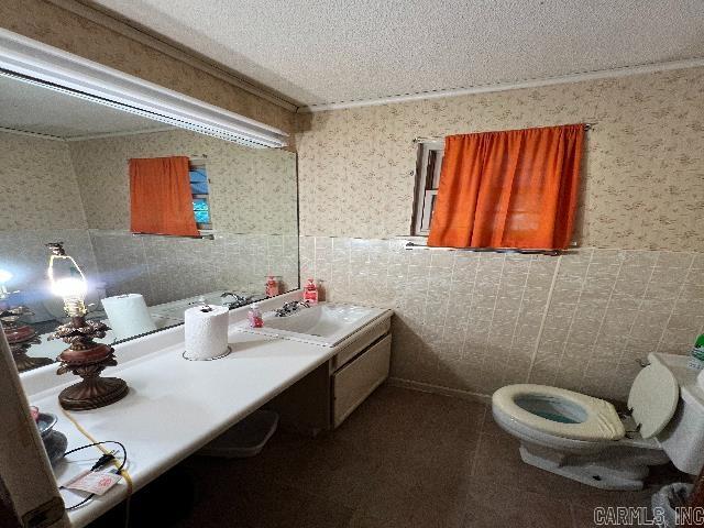 2213 Dennison Street Property Photo 6