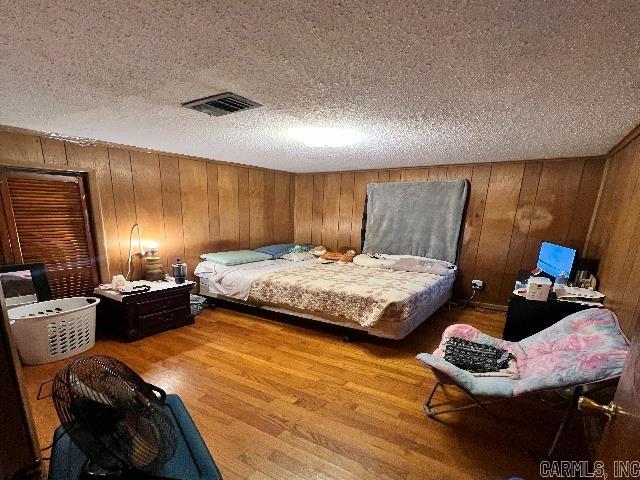 2213 Dennison Street Property Photo 9