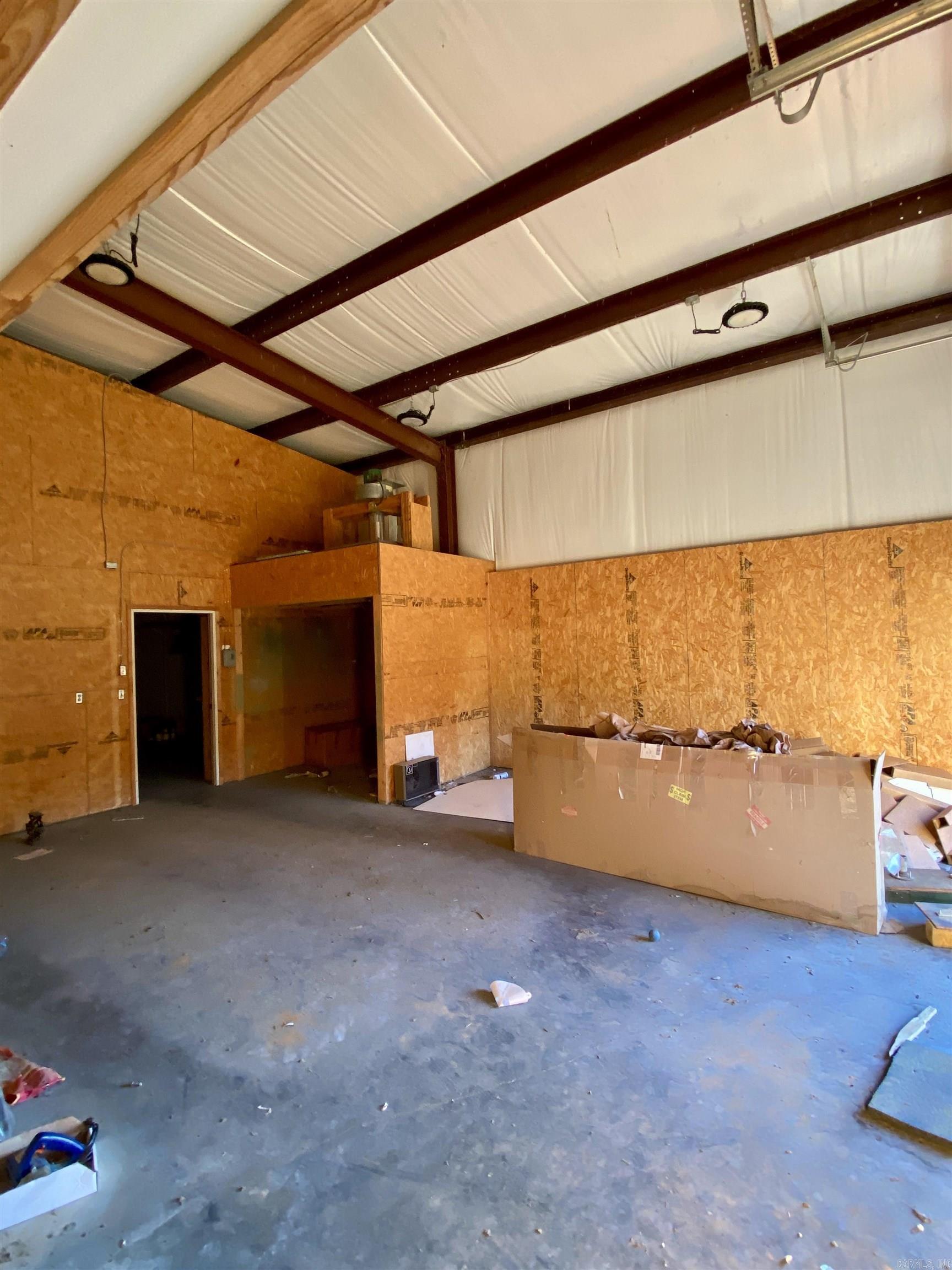 1413 E Main Street (#13 & 16 & 17 Hanger) Property Photo 35