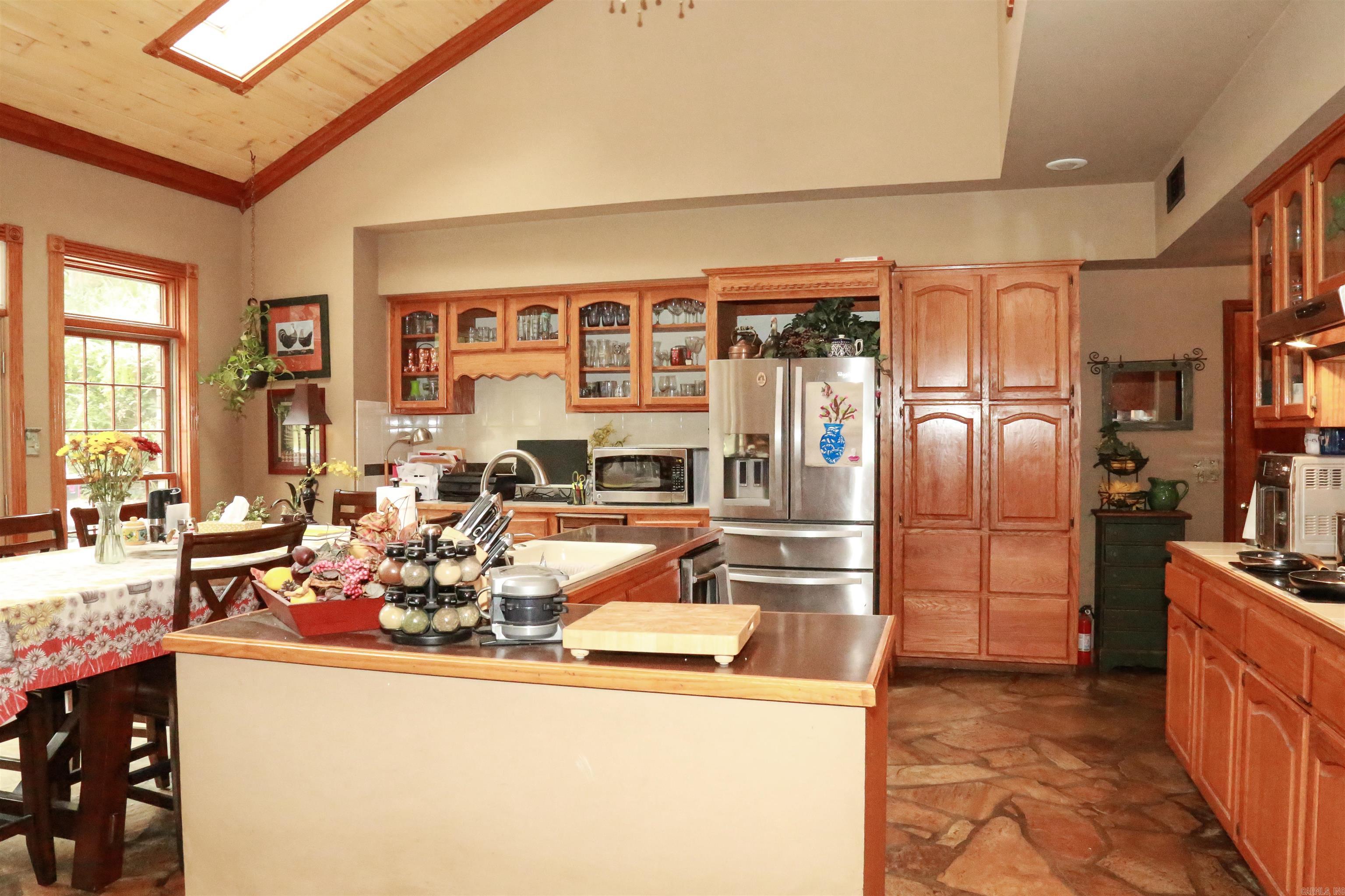 10812 Bay Ridge Drive Property Photo 9