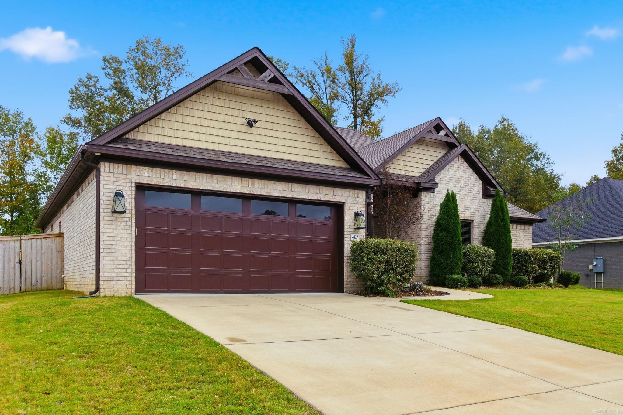 4426 Cumberland Circle Property Photo 2