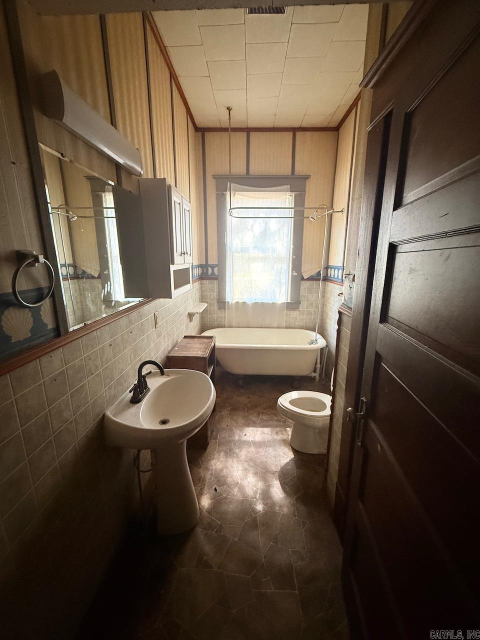 1130 N Gabbert Property Photo 5