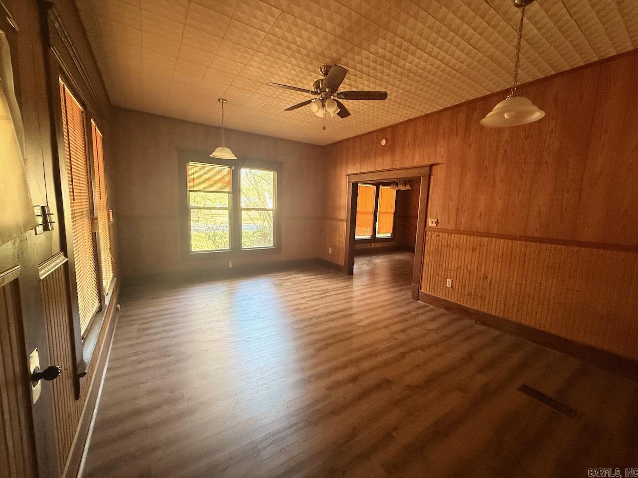 1130 N Gabbert Property Photo 9