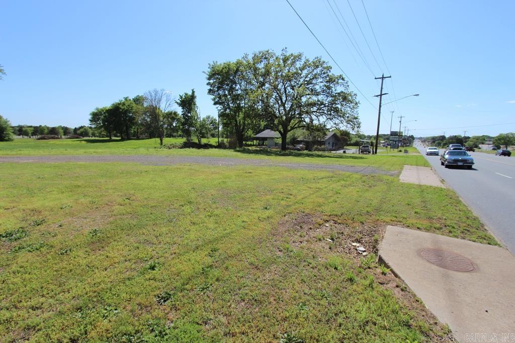 2485 E Oak Street Property Photo 3