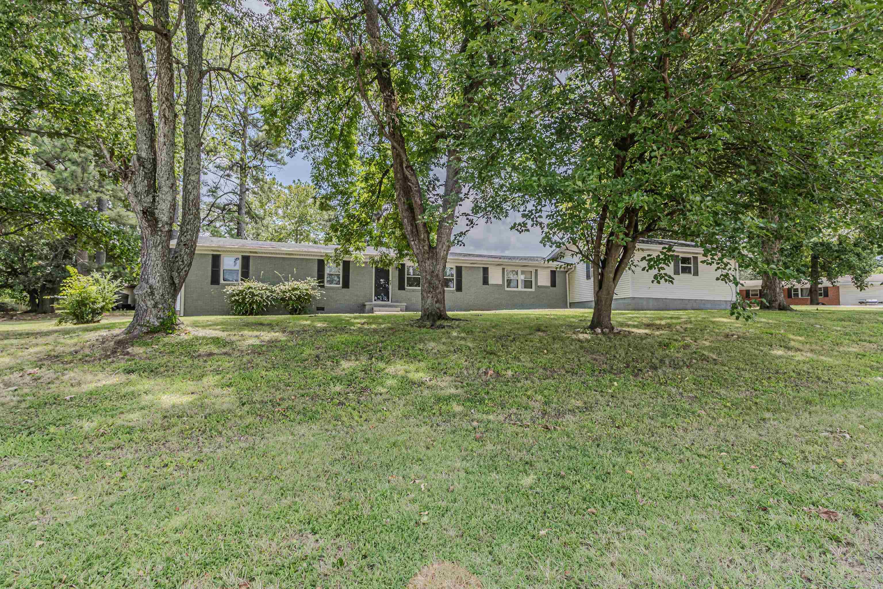 4908 W KINGSHIGHWAY Property Photo 1