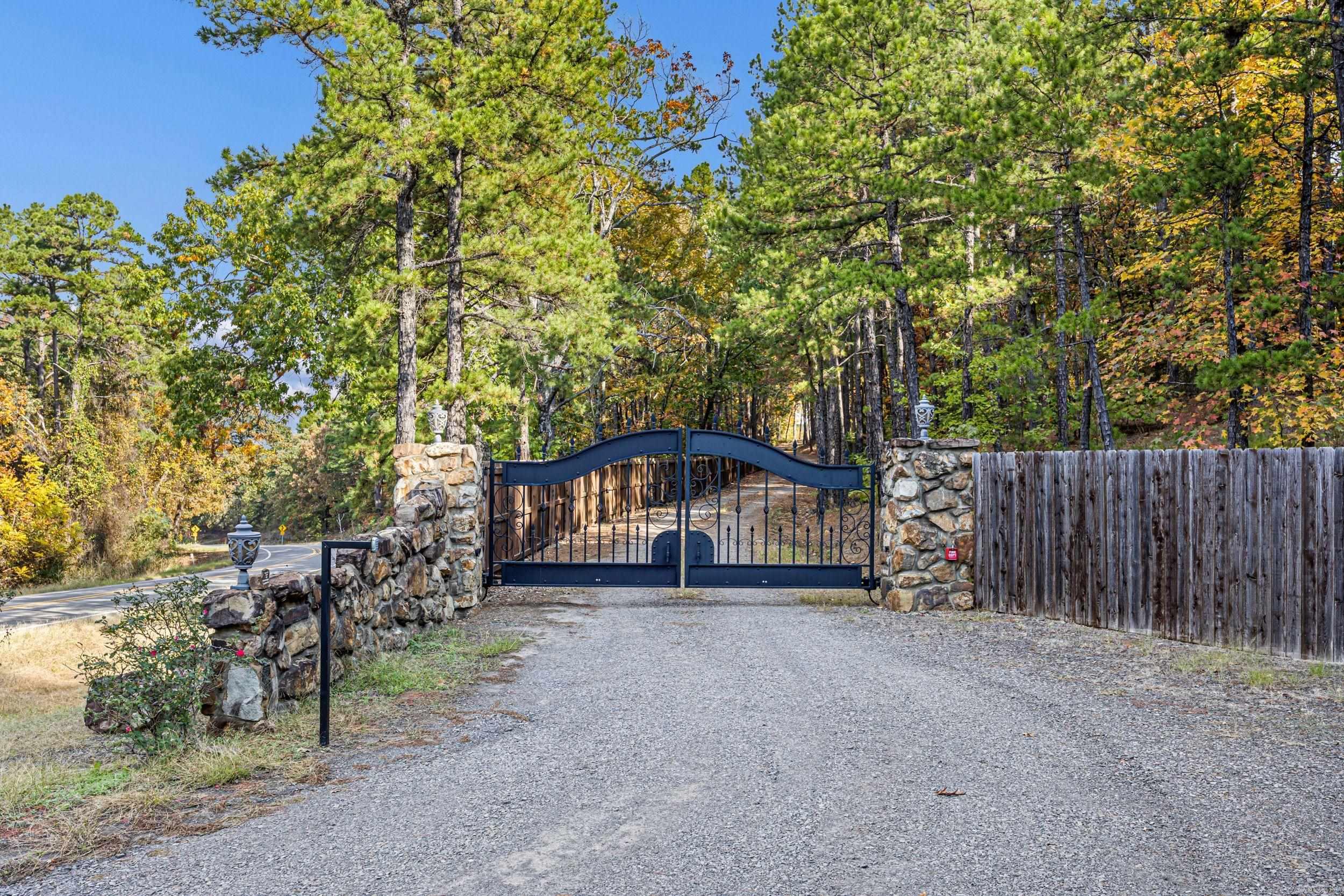 10127 George Mountain Loop Property Photo 2