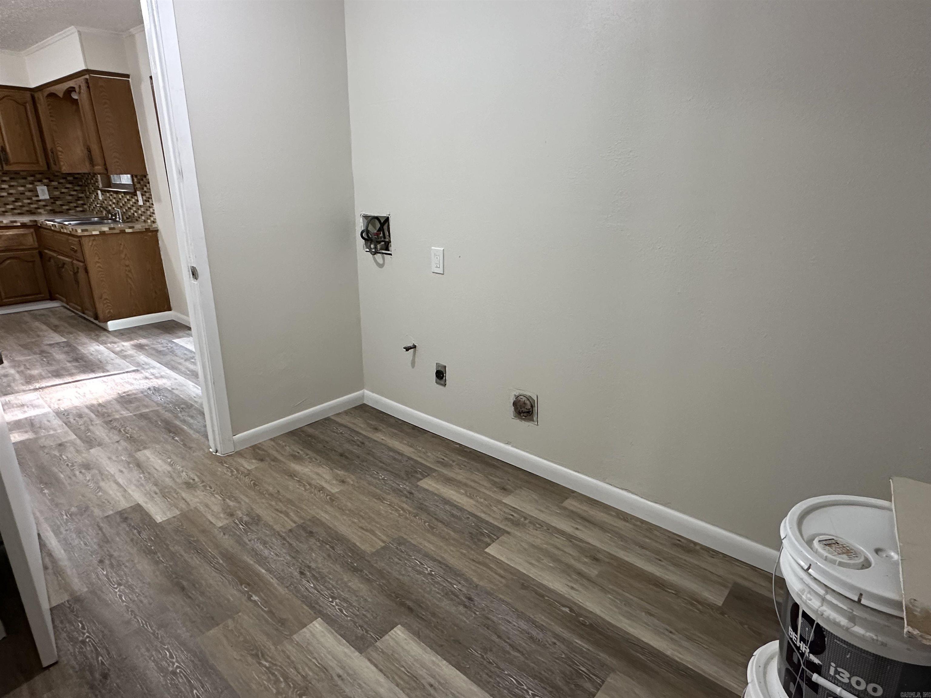 9615 Comstock Road Property Photo 8