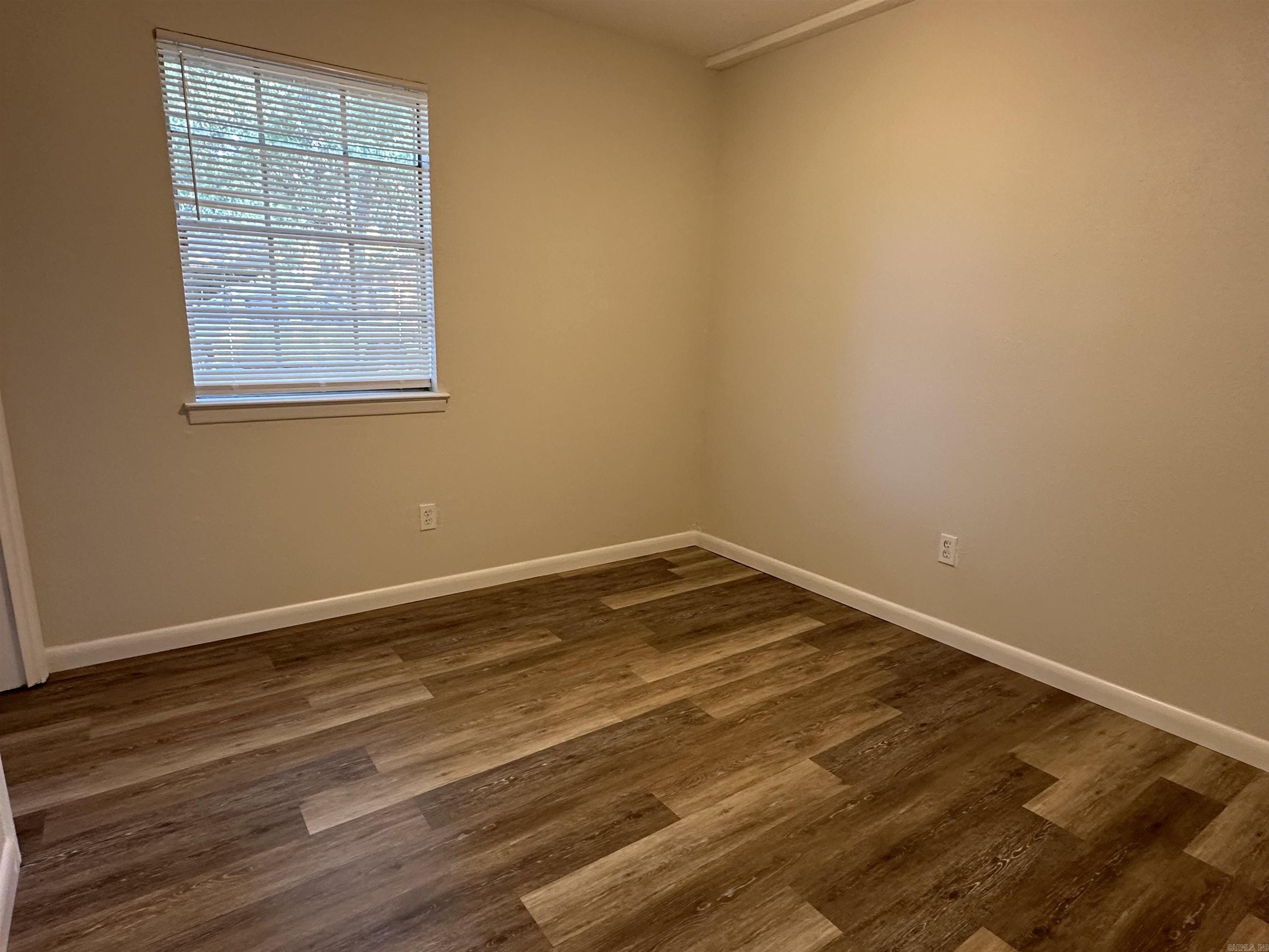 9615 Comstock Road Property Photo 10