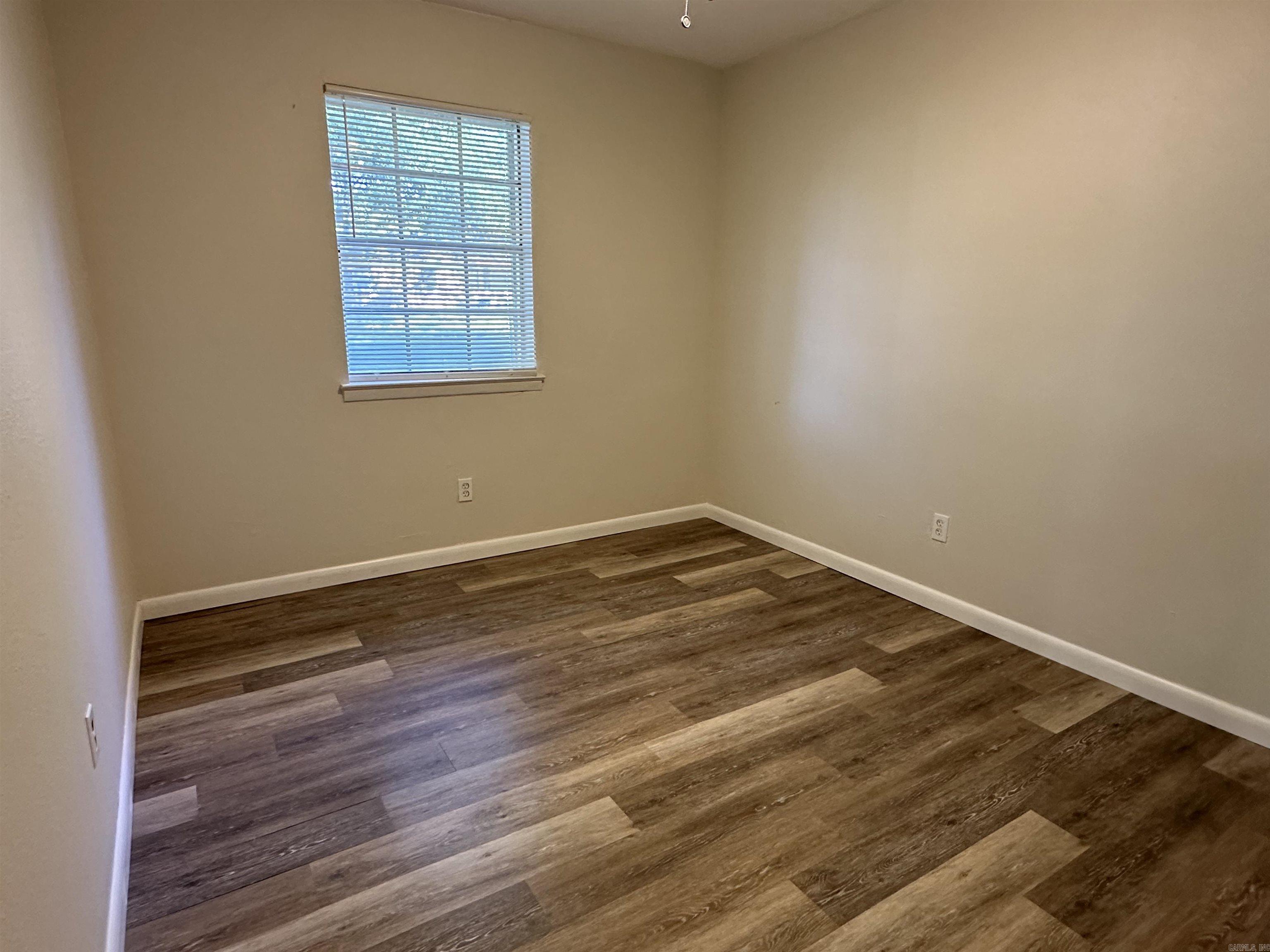 9615 Comstock Road Property Photo 13
