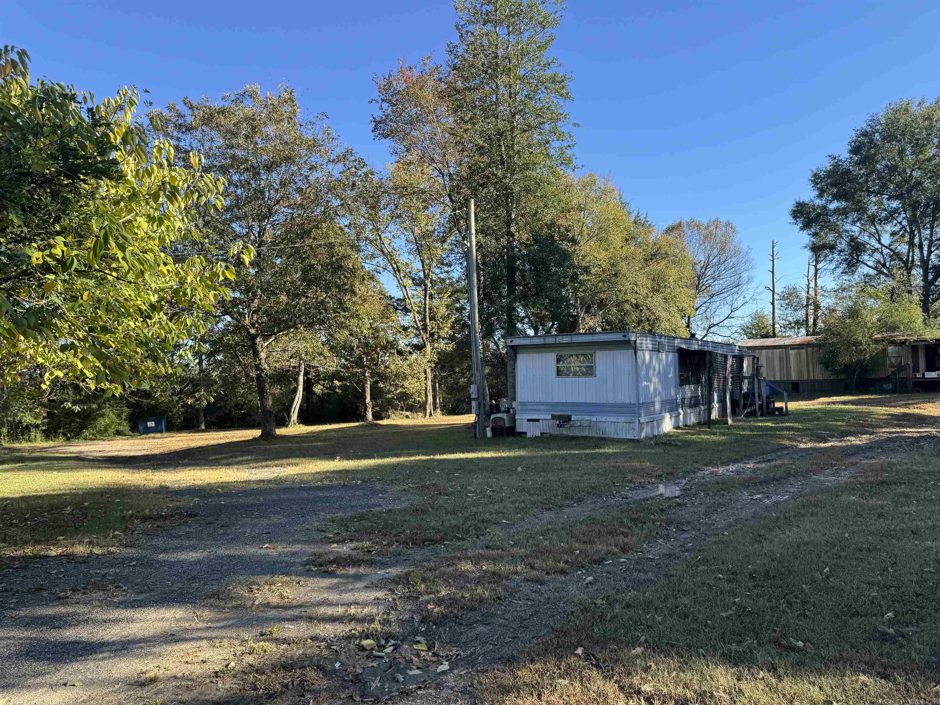 112 Breezy Lane Property Photo 4