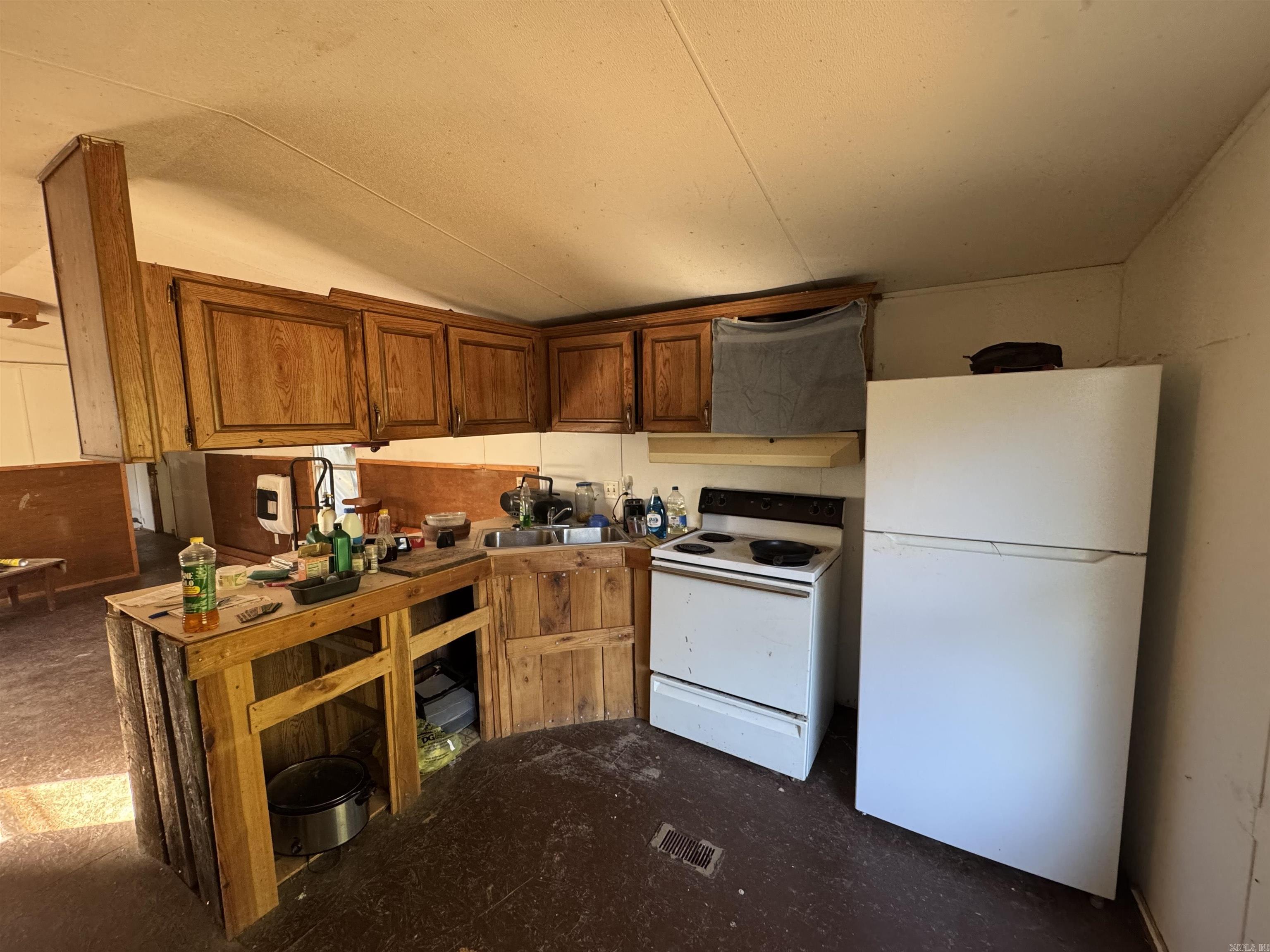 112 Breezy Lane Property Photo 18
