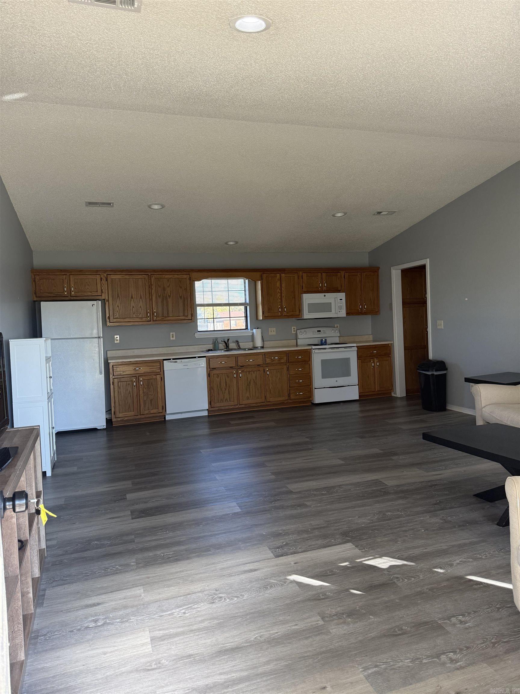 1100 E Margaret Street Property Photo 11