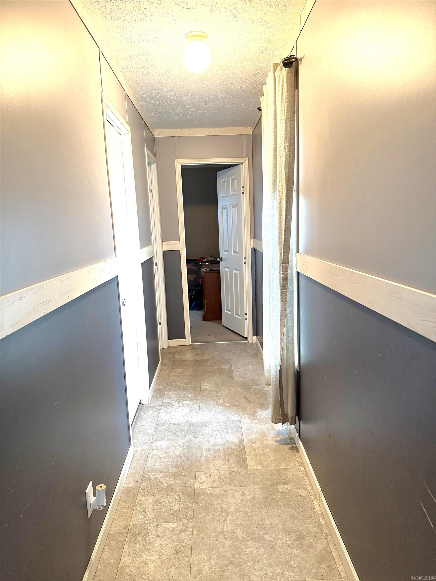 27 Hosman Lane Property Photo 6