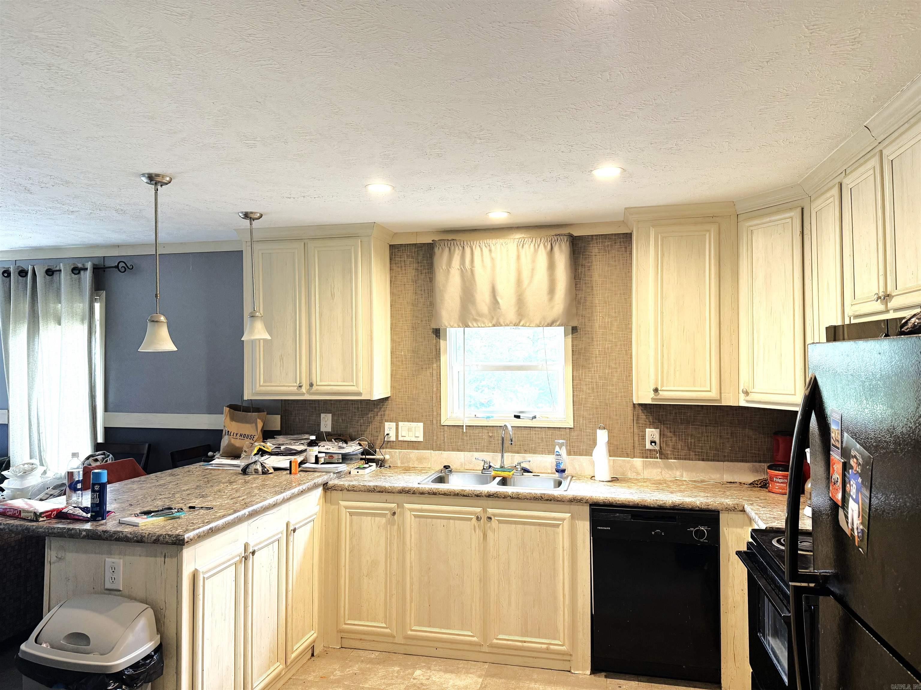 27 Hosman Lane Property Photo 8