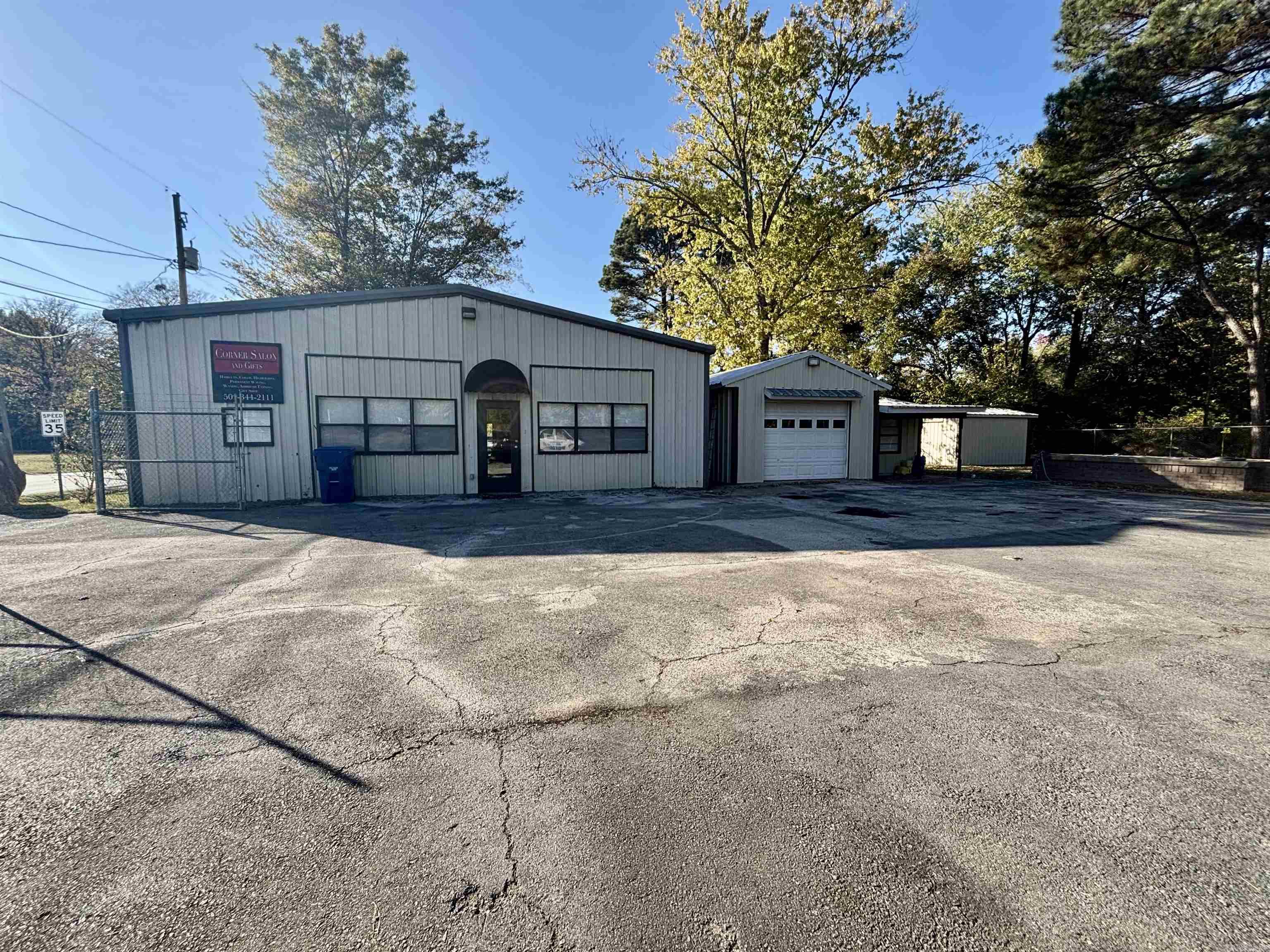 101 Ne Line Road Property Photo 1
