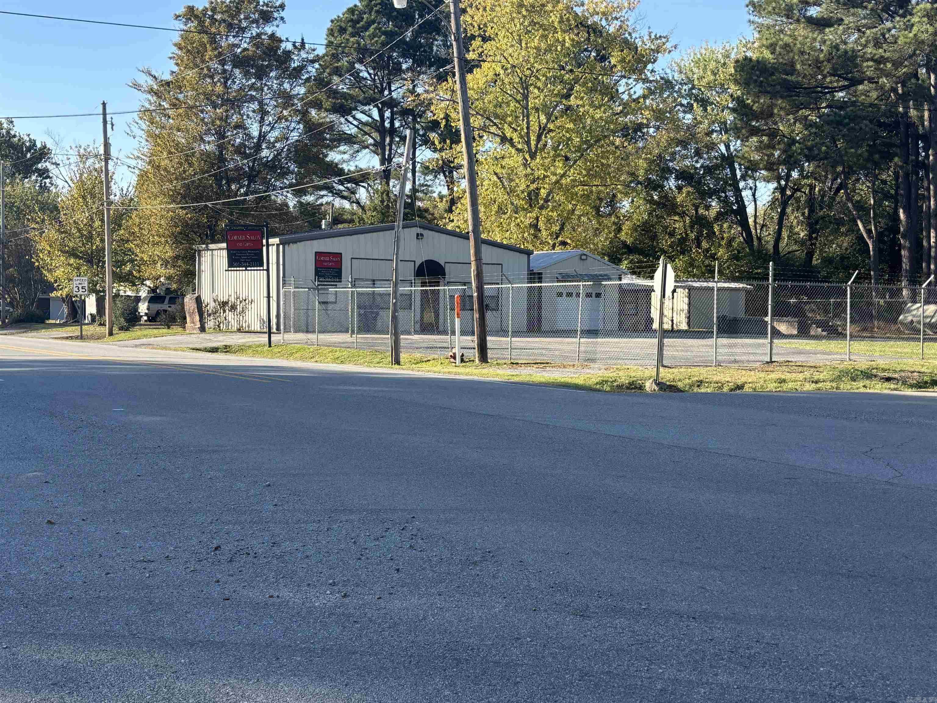 101 Ne Line Road Property Photo 5
