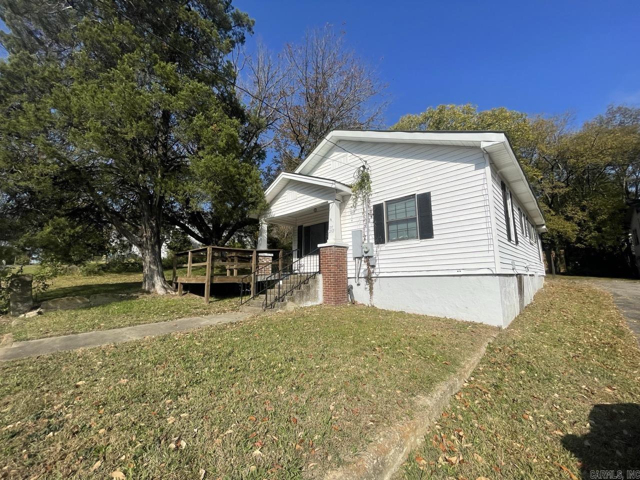 212 Alcorn Street Property Photo 2
