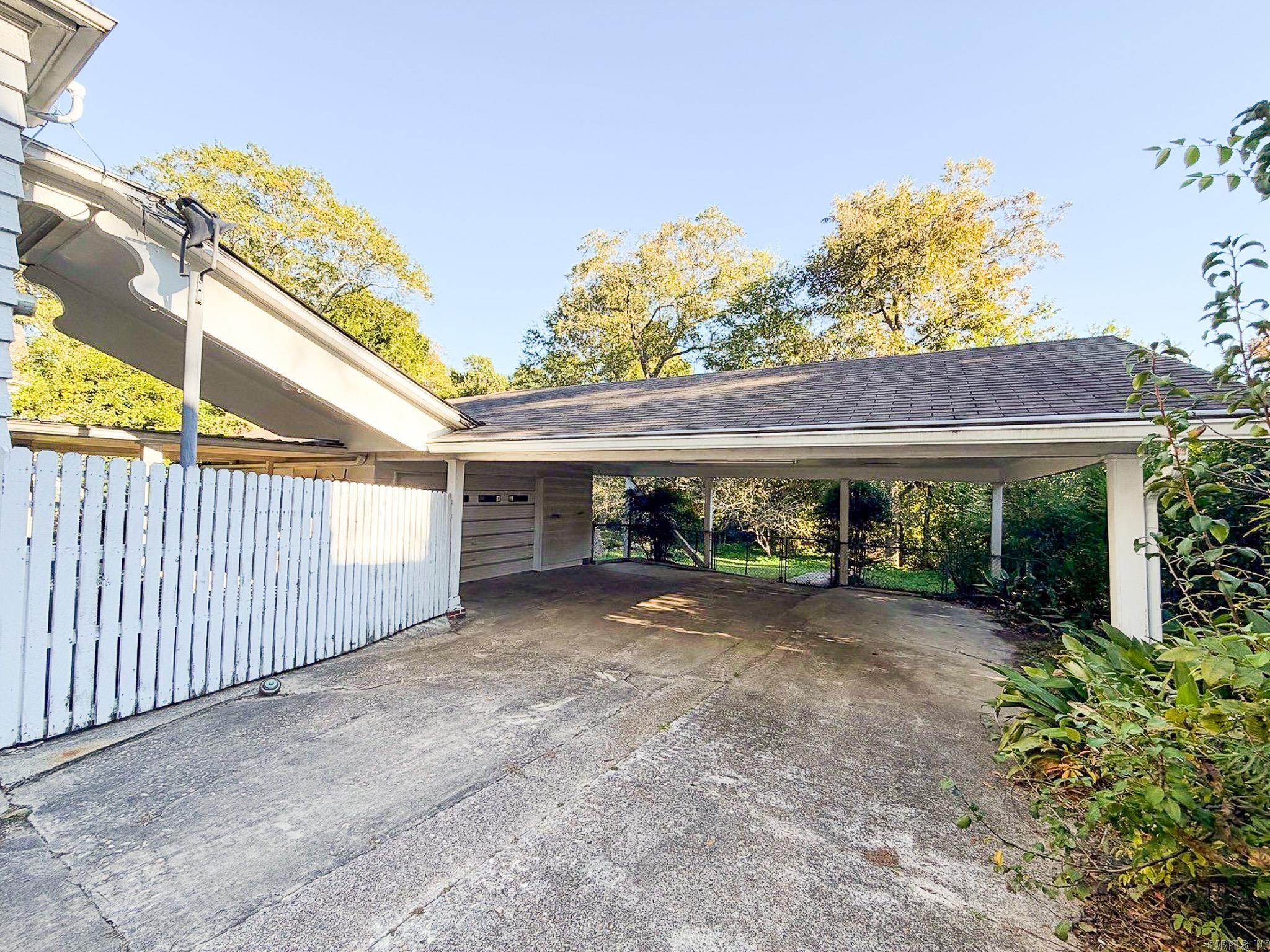 603 Champagnolle Rd Property Photo 16