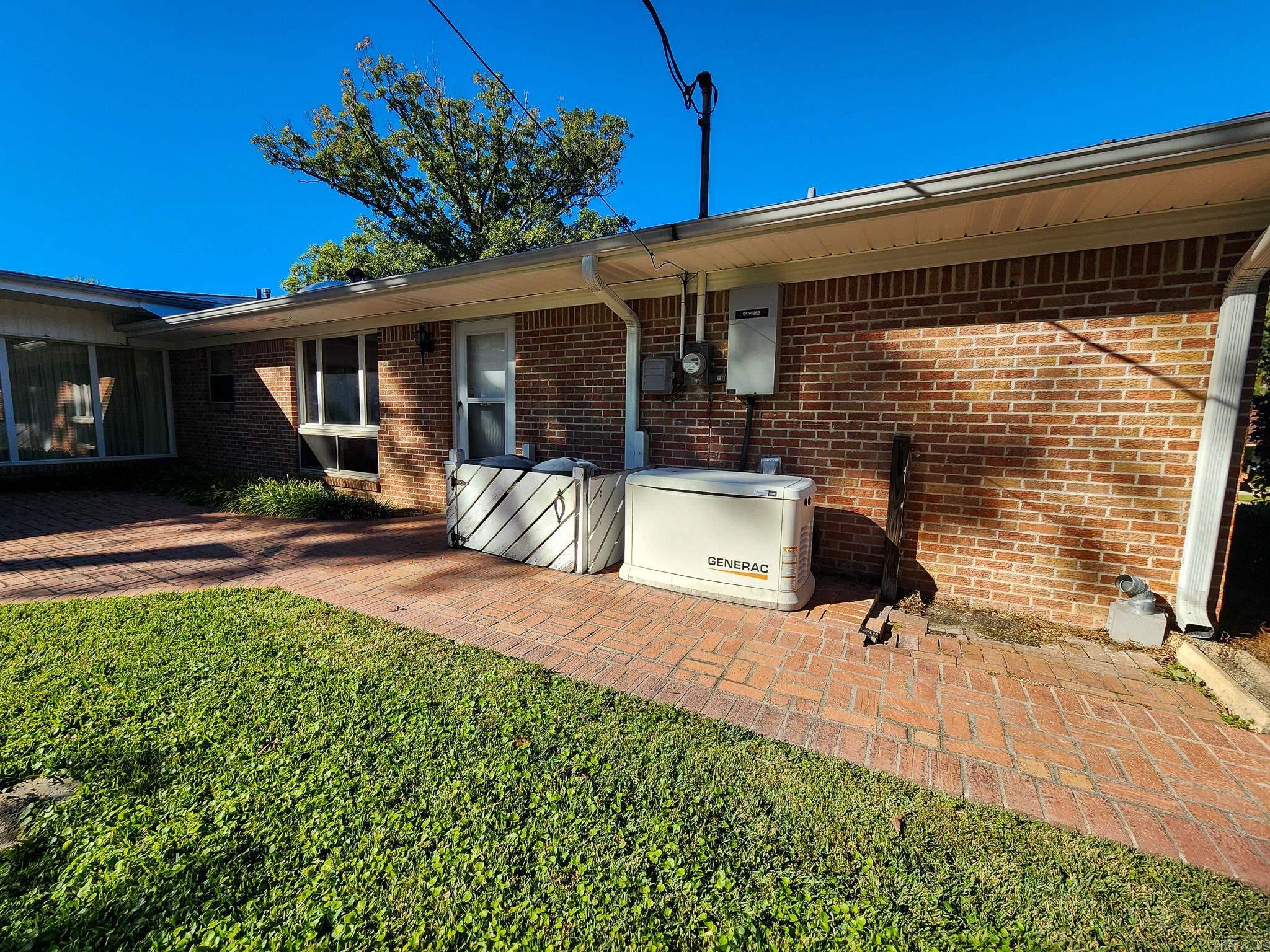 1913 W Oak Street Property Photo 45