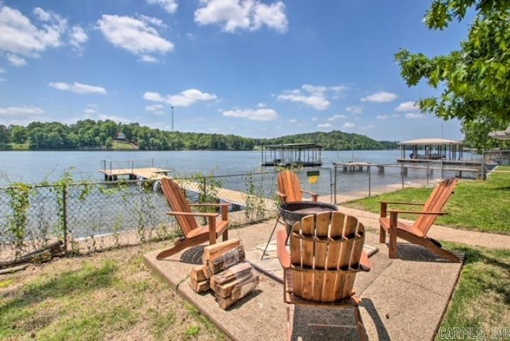 228 Houston Drive Property Photo 6