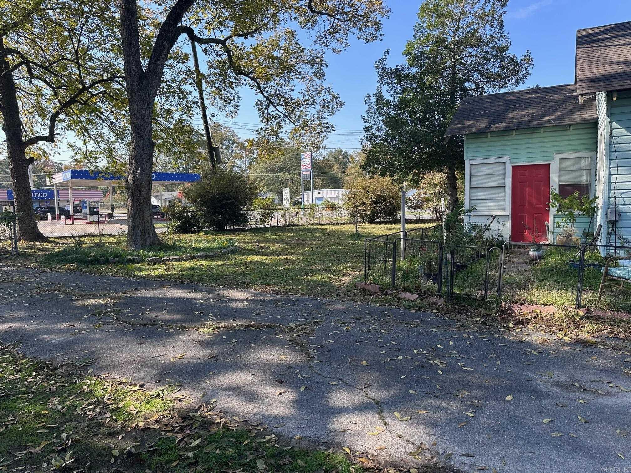 5309 Dollarway Road Property Photo 4