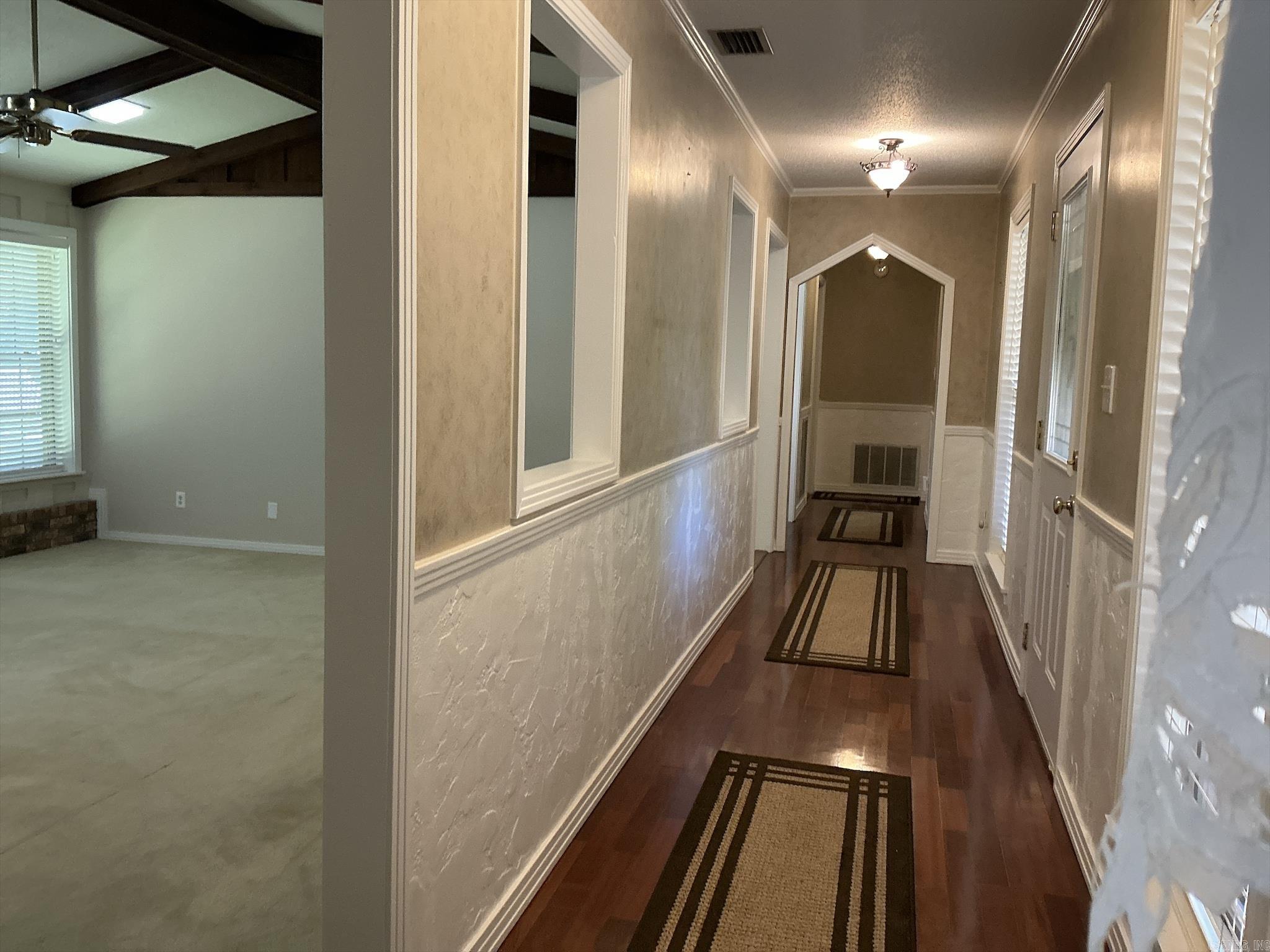 127 S Dogwood Property Photo 7